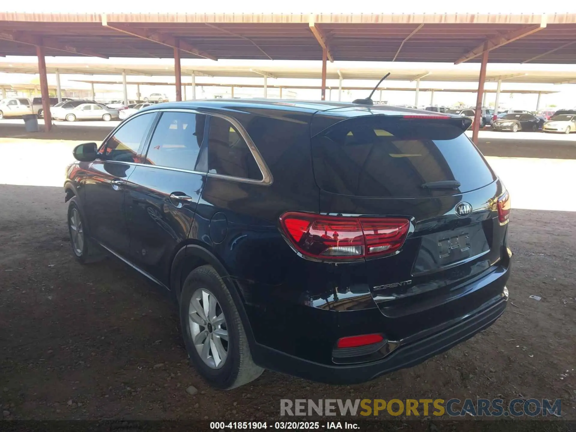 3 Photograph of a damaged car 5XYPG4A3XLG657574 KIA SORENTO 2020