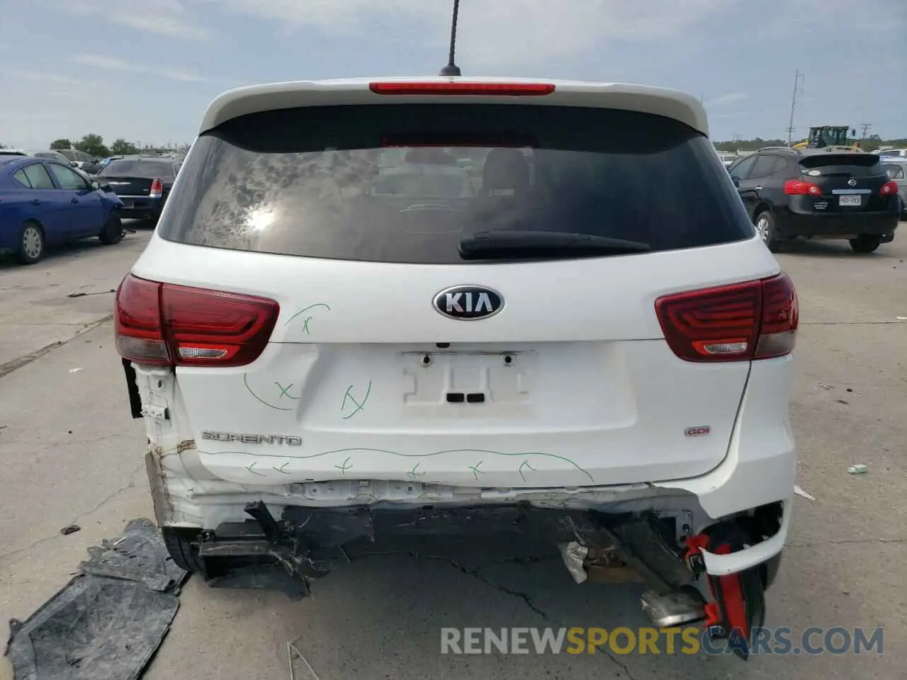 6 Photograph of a damaged car 5XYPG4A3XLG698660 KIA SORENTO 2020