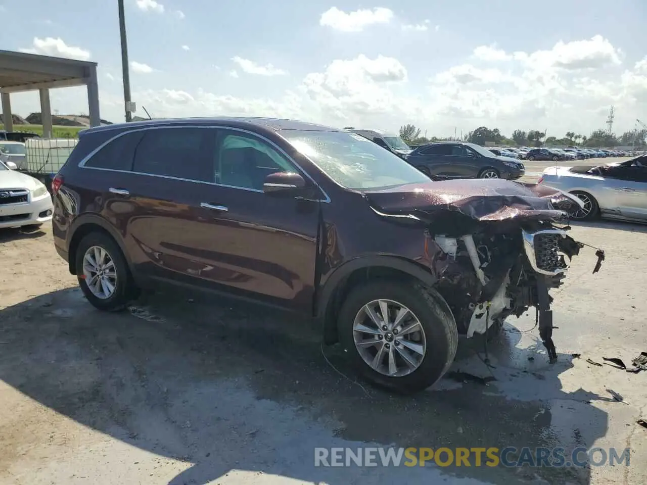 4 Photograph of a damaged car 5XYPG4A3XLG701329 KIA SORENTO 2020