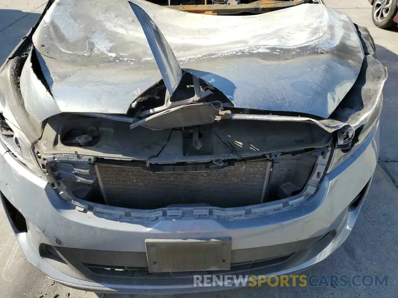12 Photograph of a damaged car 5XYPG4A50LG621135 KIA SORENTO 2020