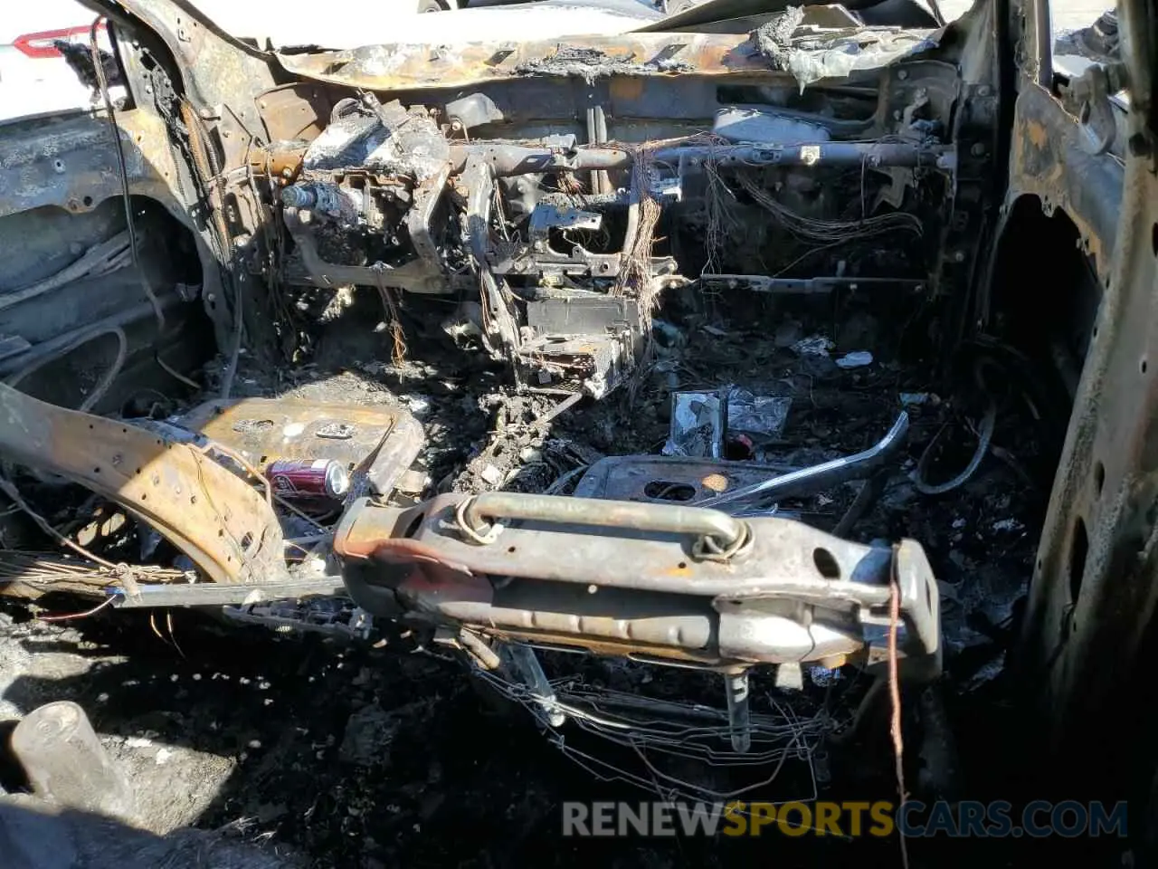 8 Photograph of a damaged car 5XYPG4A50LG621135 KIA SORENTO 2020