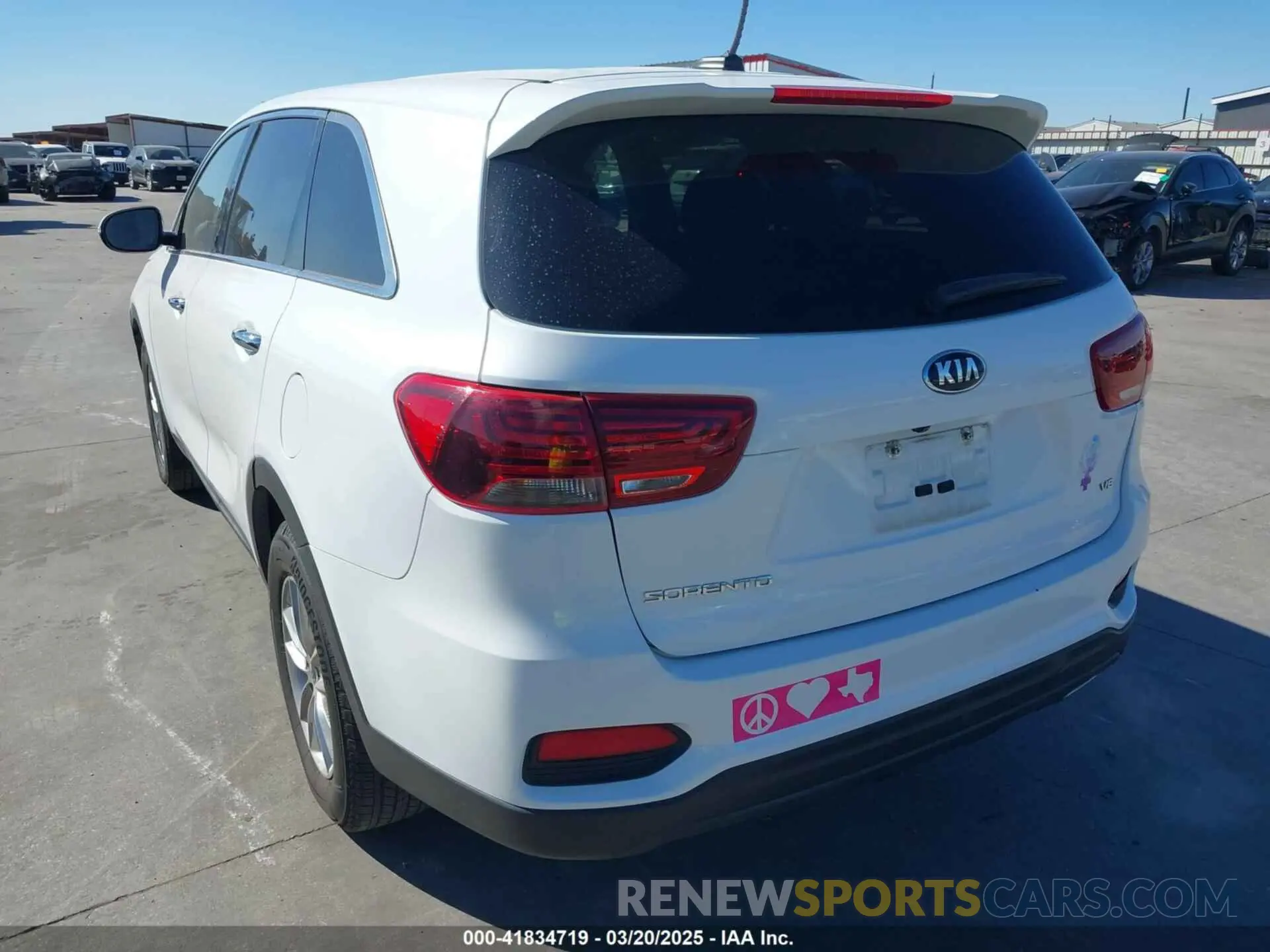 3 Photograph of a damaged car 5XYPG4A51LG622181 KIA SORENTO 2020