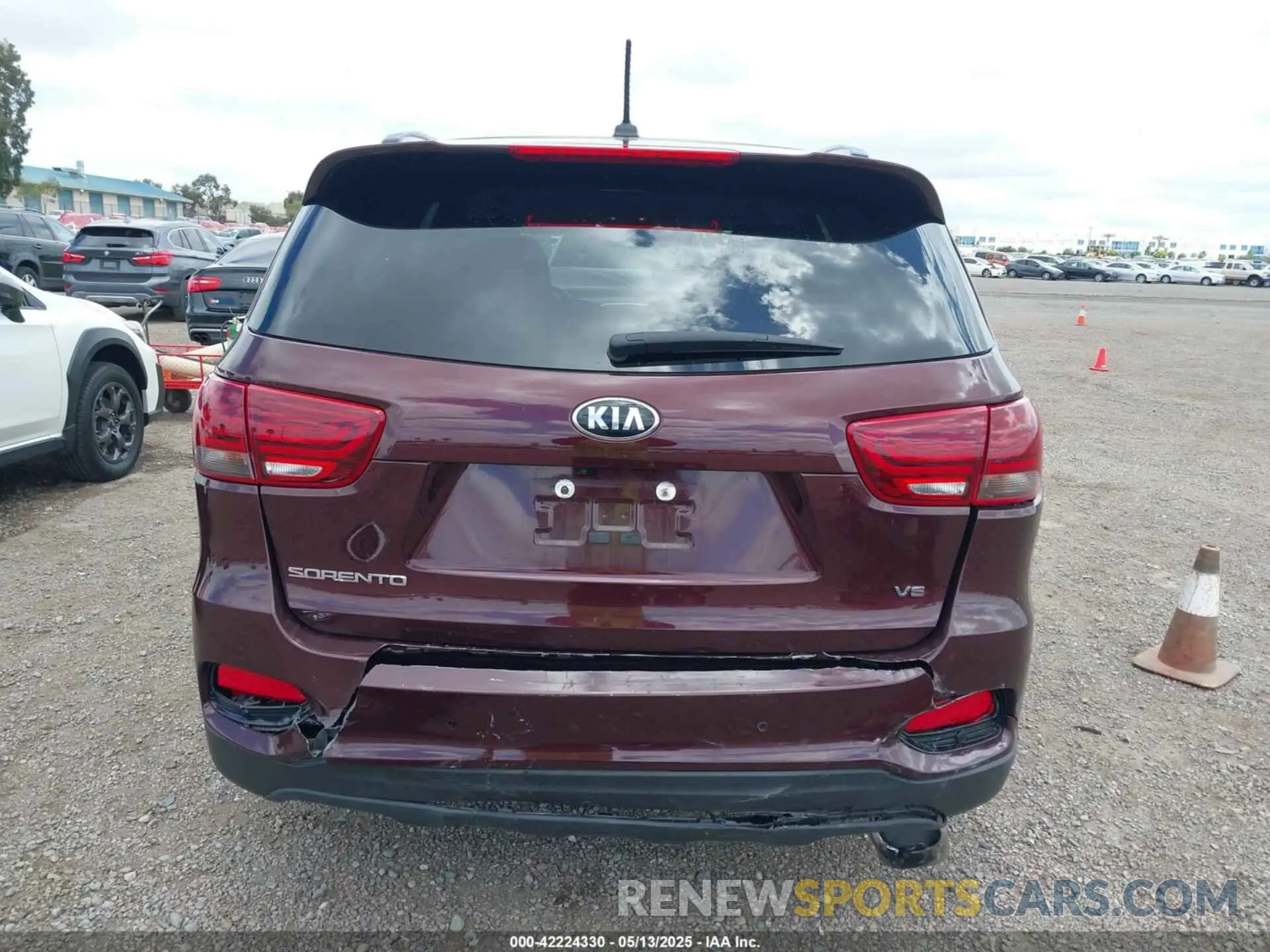 16 Photograph of a damaged car 5XYPG4A51LG638039 KIA SORENTO 2020