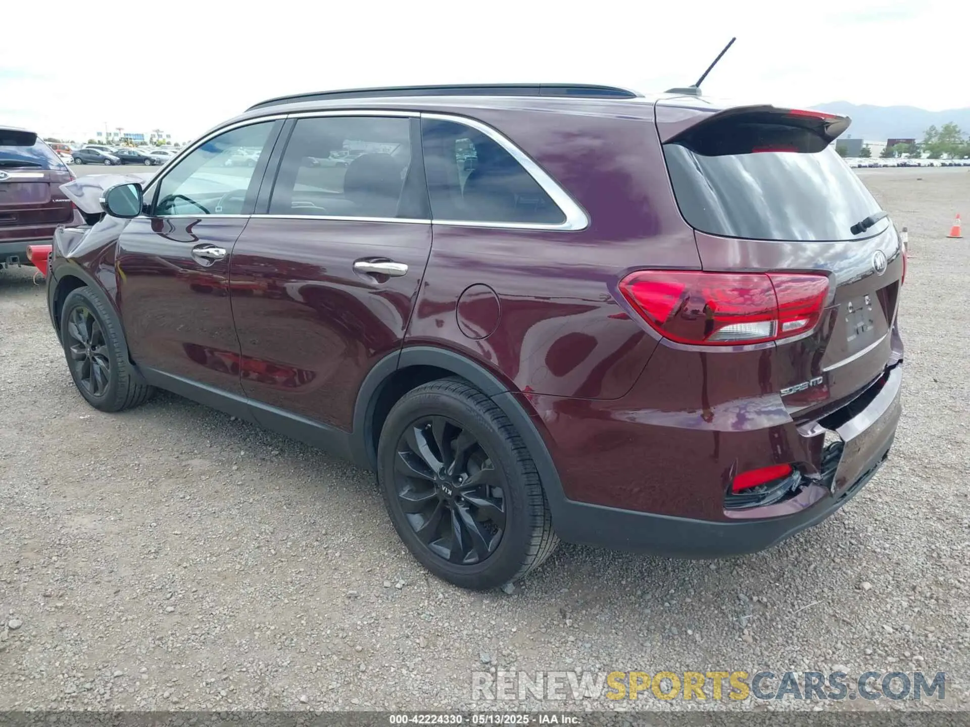 3 Photograph of a damaged car 5XYPG4A51LG638039 KIA SORENTO 2020