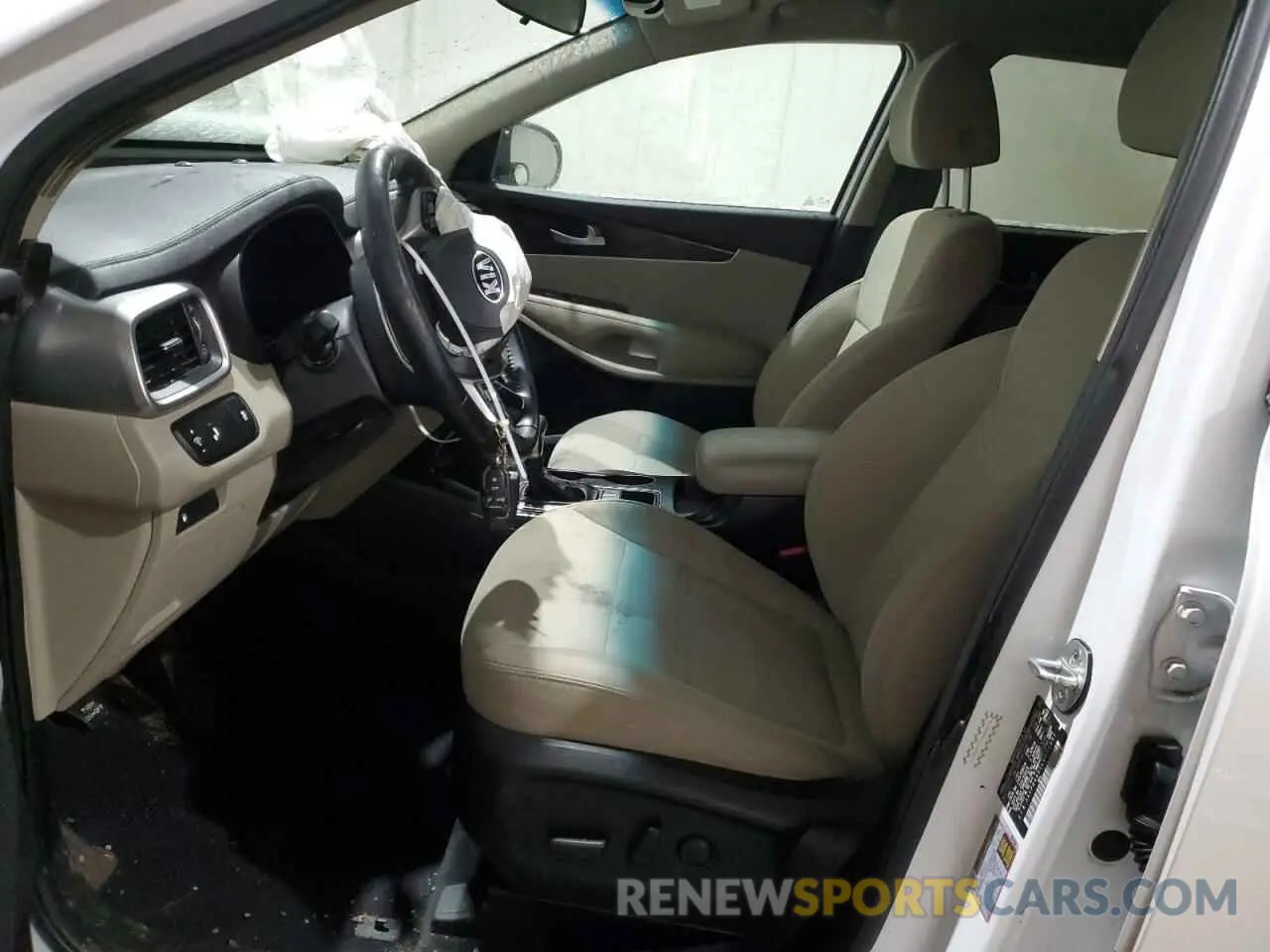 7 Photograph of a damaged car 5XYPG4A51LG654631 KIA SORENTO 2020