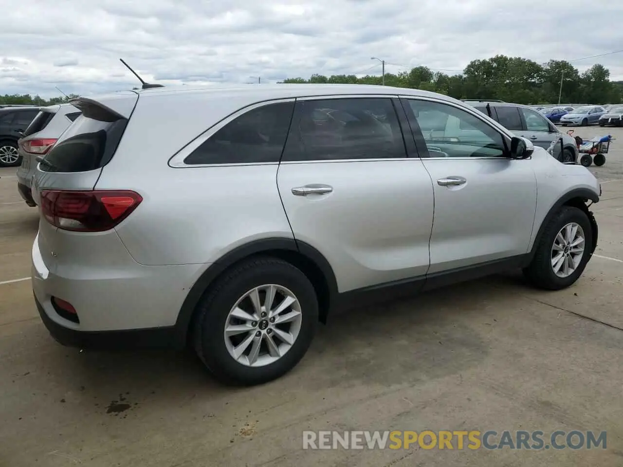 3 Photograph of a damaged car 5XYPG4A52LG620262 KIA SORENTO 2020