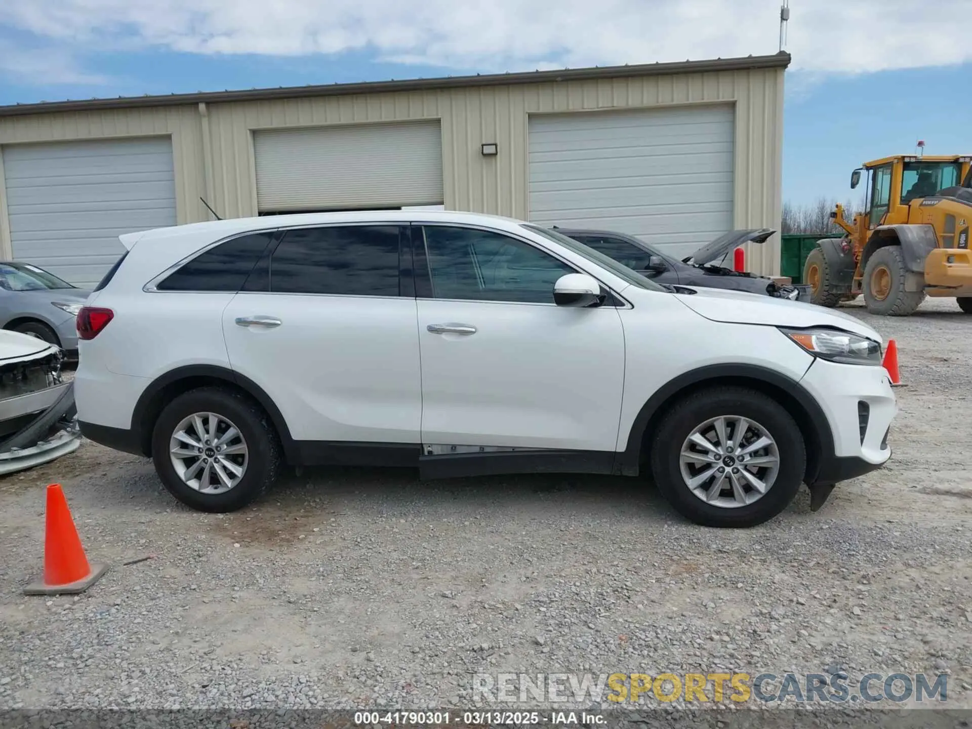 13 Photograph of a damaged car 5XYPG4A52LG622321 KIA SORENTO 2020