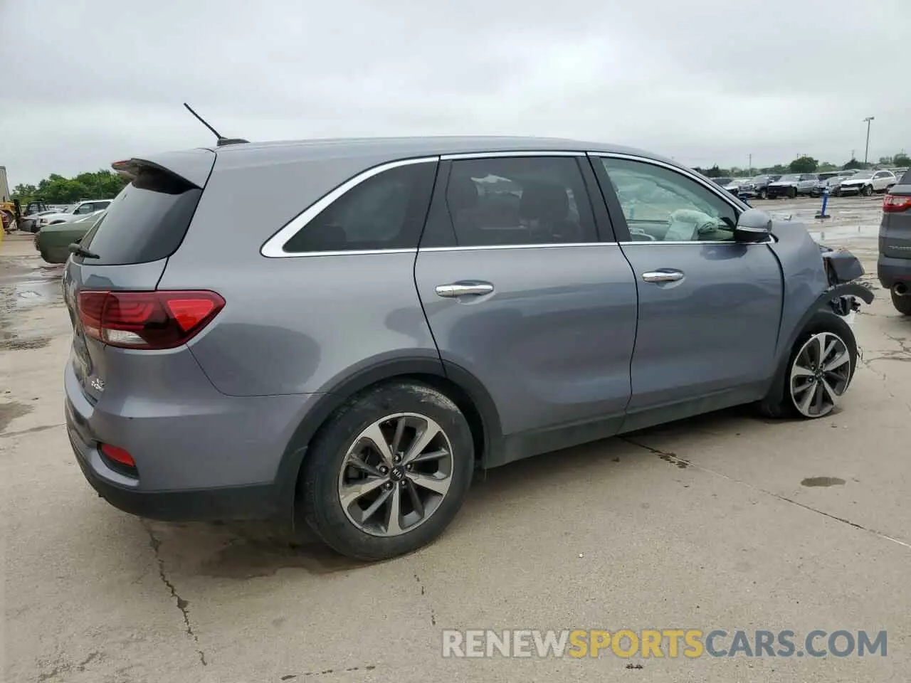 3 Photograph of a damaged car 5XYPG4A52LG689954 KIA SORENTO 2020