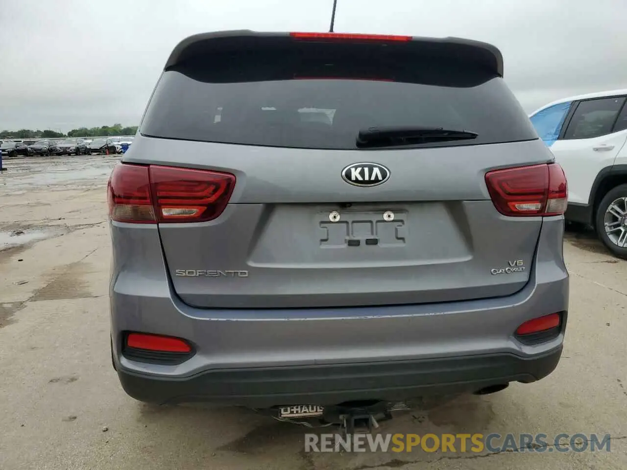 6 Photograph of a damaged car 5XYPG4A52LG689954 KIA SORENTO 2020