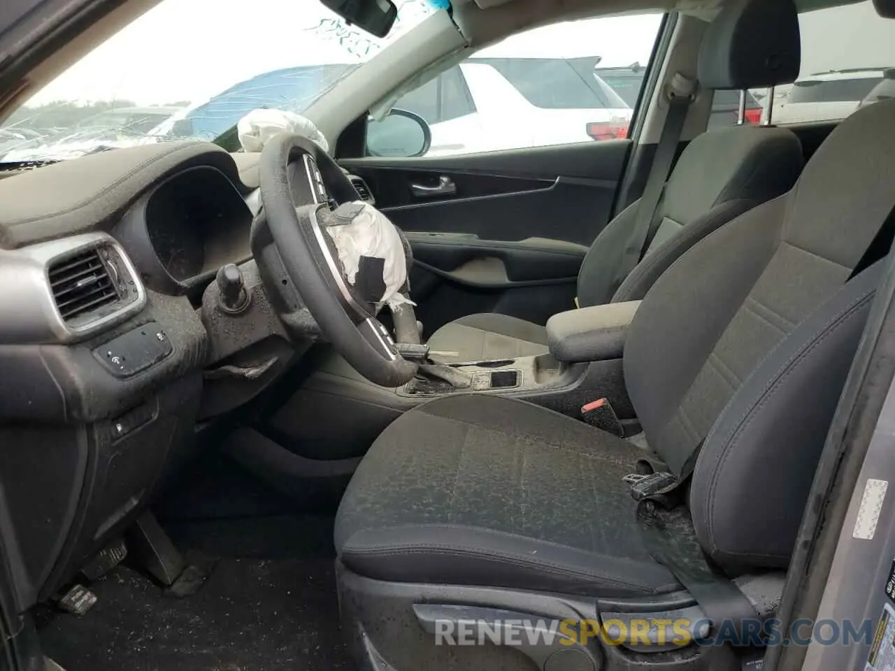 7 Photograph of a damaged car 5XYPG4A52LG689954 KIA SORENTO 2020