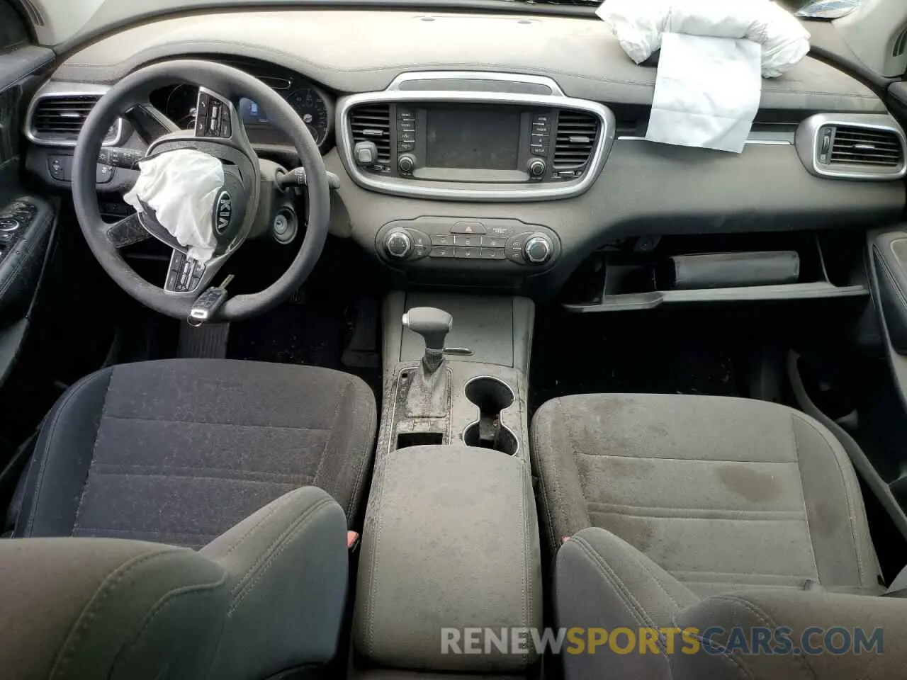 8 Photograph of a damaged car 5XYPG4A52LG689954 KIA SORENTO 2020