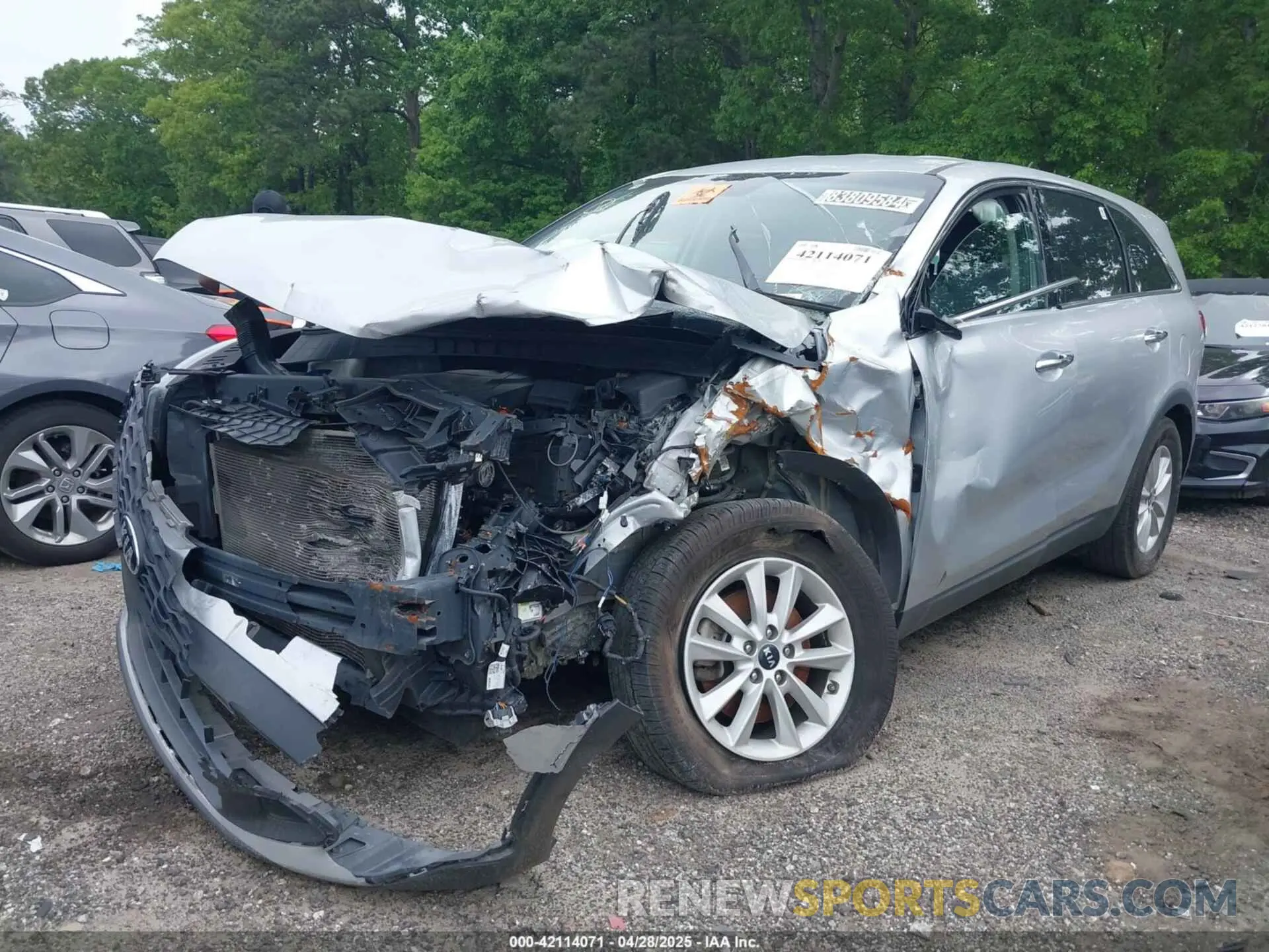 2 Photograph of a damaged car 5XYPG4A53LG645364 KIA SORENTO 2020