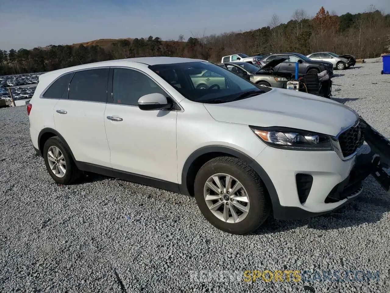 4 Photograph of a damaged car 5XYPG4A54LG620991 KIA SORENTO 2020