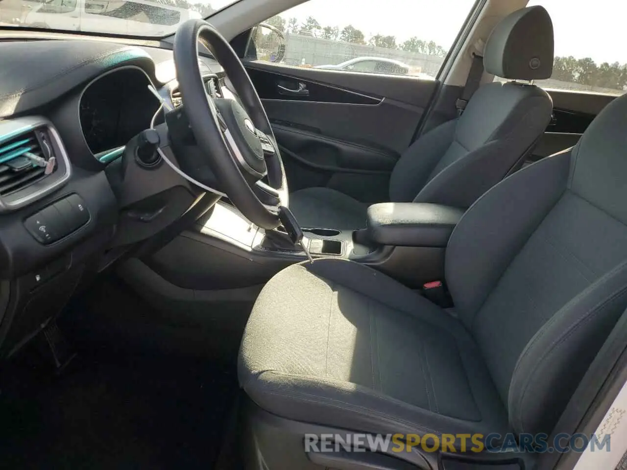 7 Photograph of a damaged car 5XYPG4A54LG620991 KIA SORENTO 2020