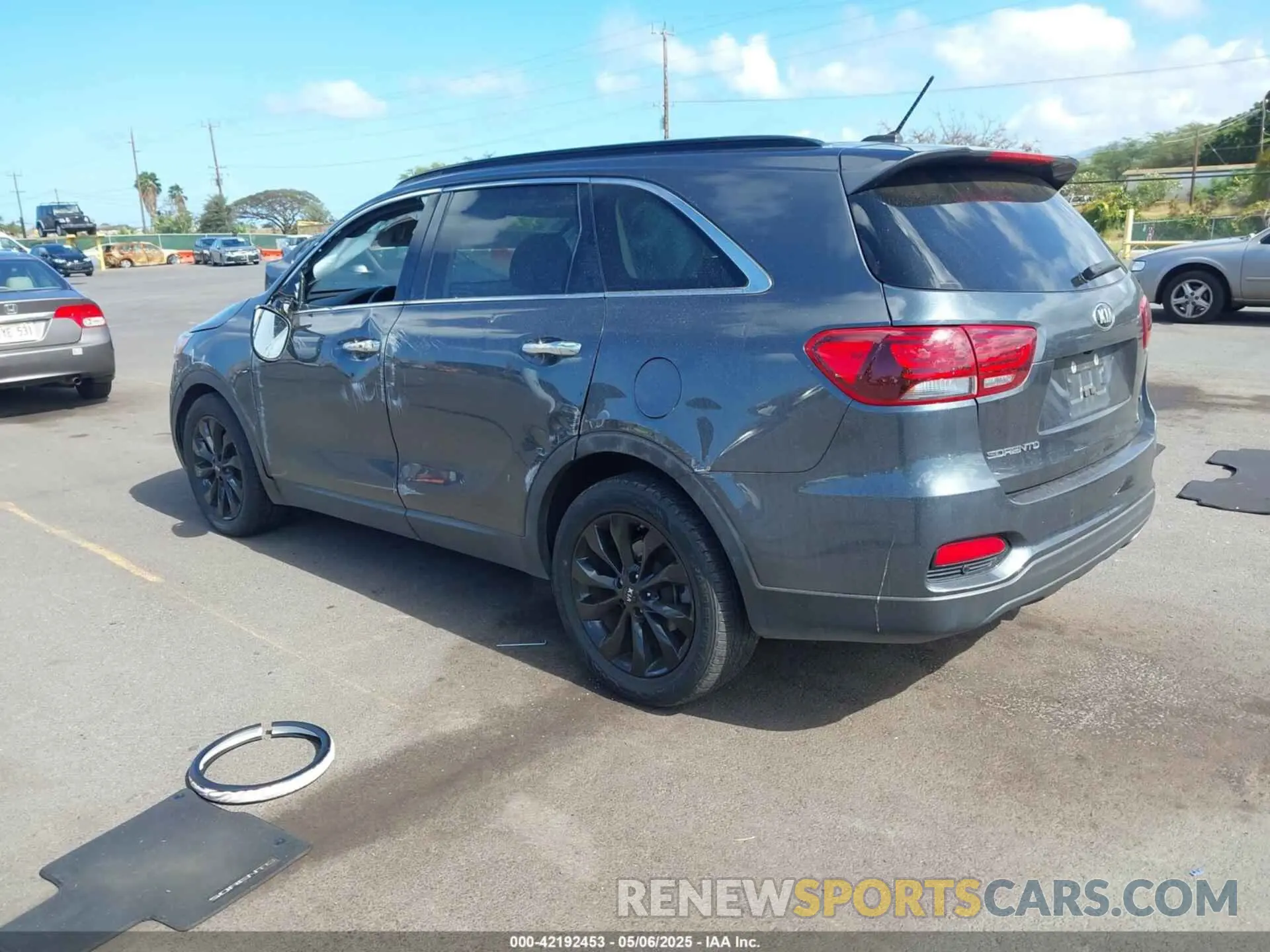 3 Photograph of a damaged car 5XYPG4A54LG703207 KIA SORENTO 2020