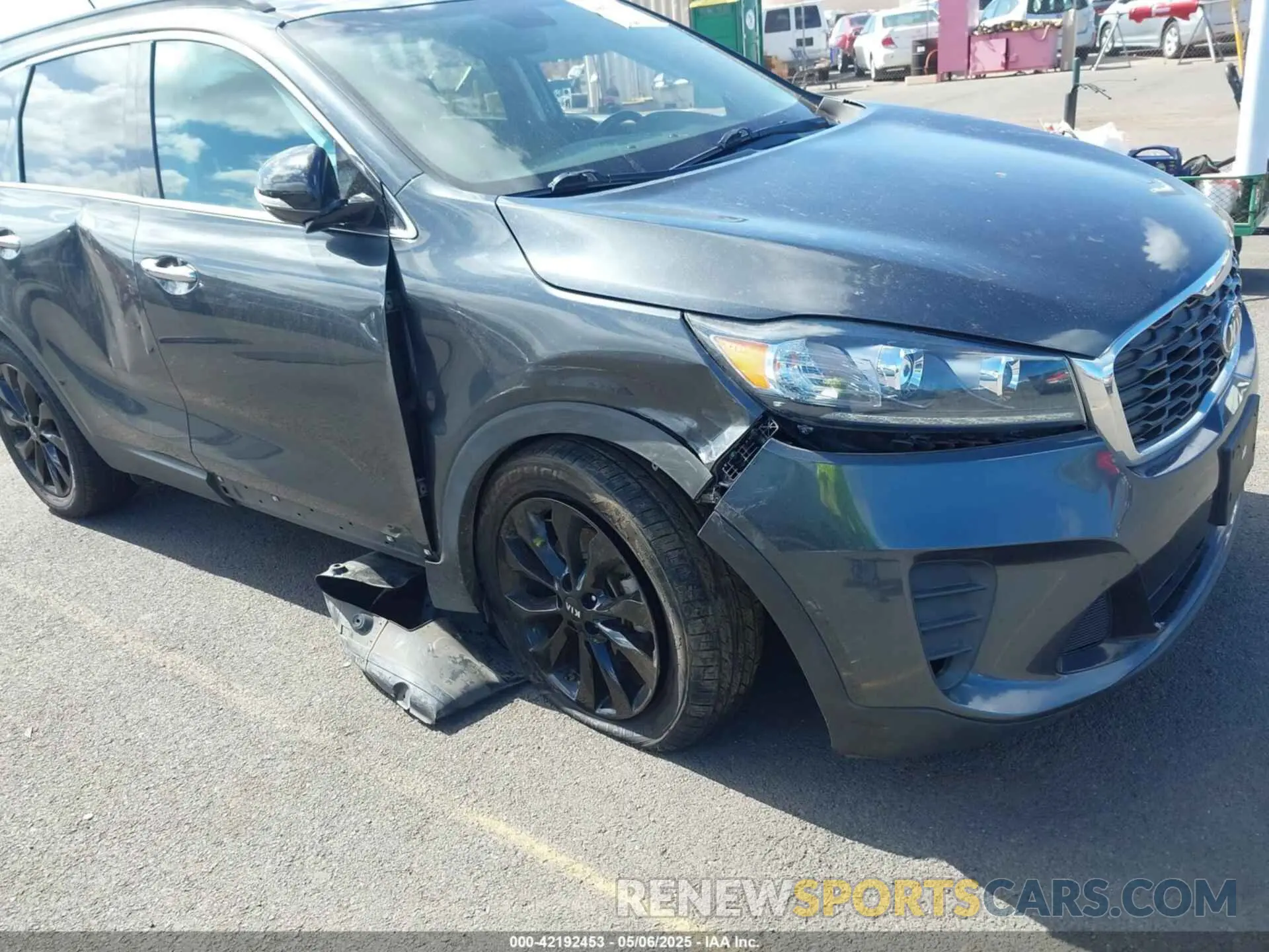 6 Photograph of a damaged car 5XYPG4A54LG703207 KIA SORENTO 2020