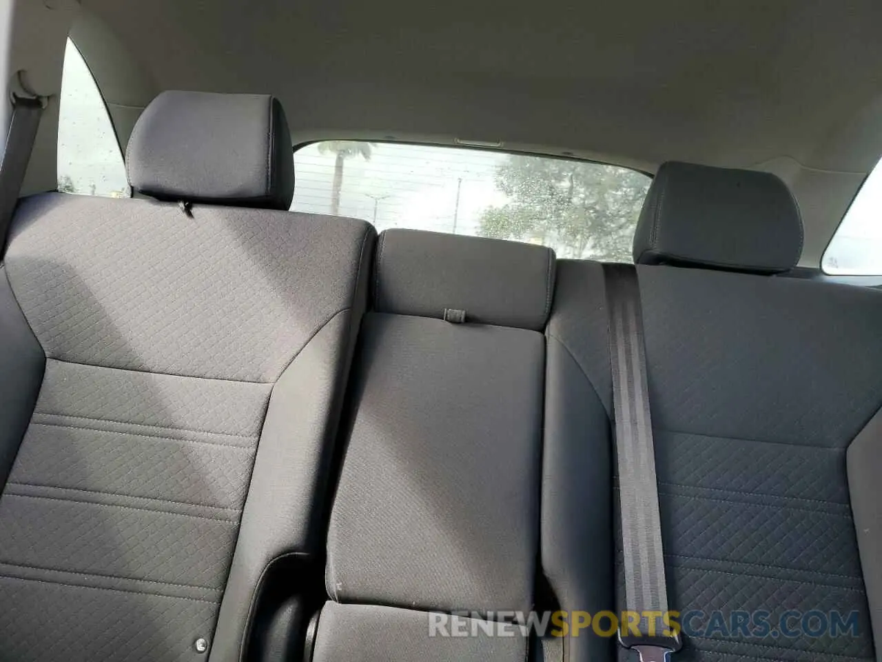 10 Photograph of a damaged car 5XYPG4A55LG631868 KIA SORENTO 2020