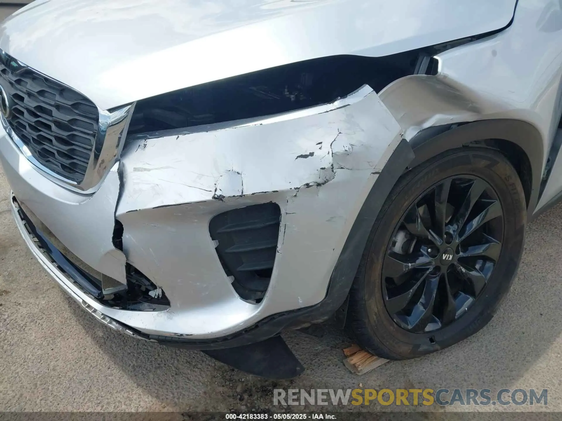 6 Photograph of a damaged car 5XYPG4A55LG694372 KIA SORENTO 2020