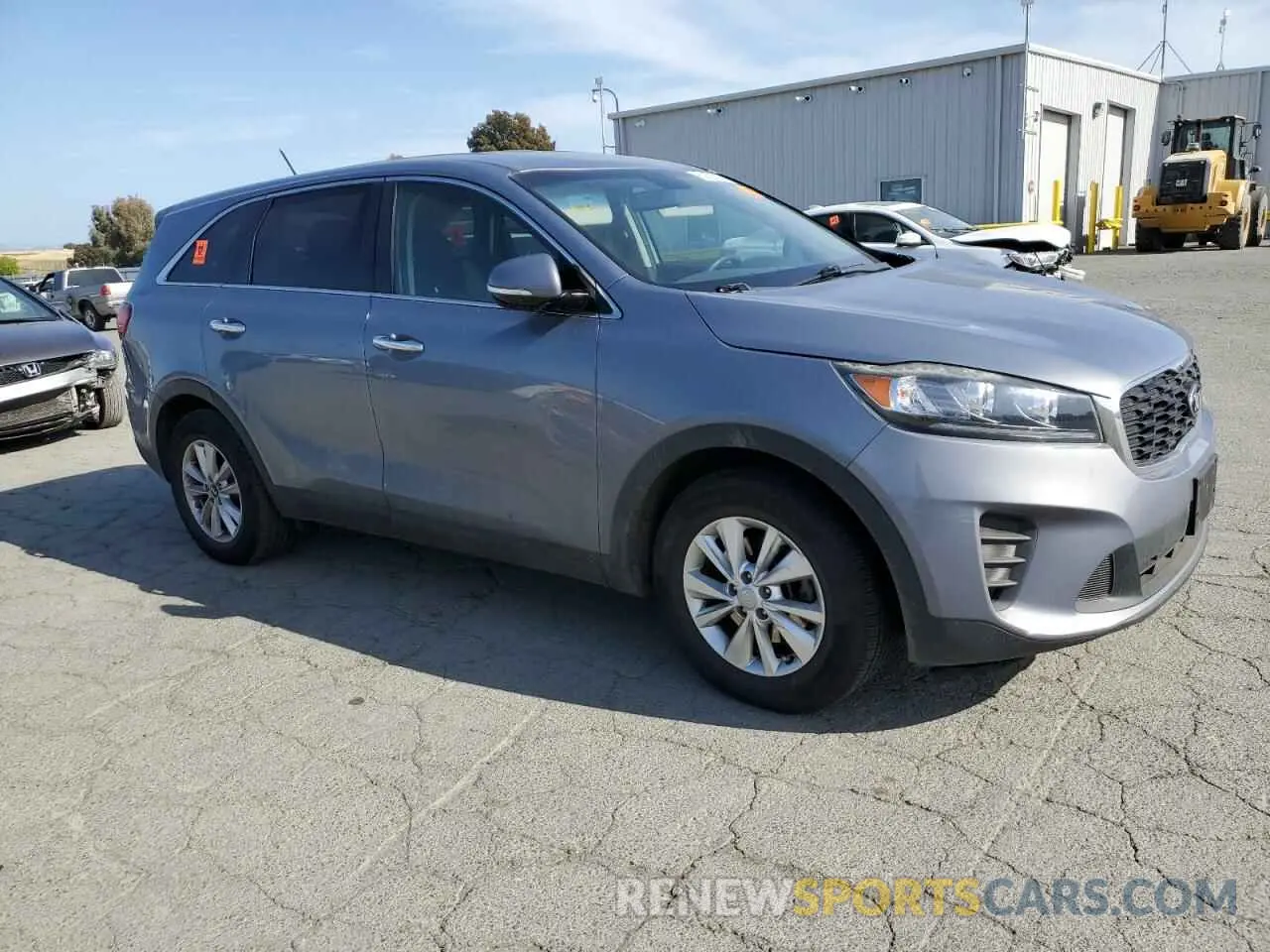 4 Photograph of a damaged car 5XYPG4A56LG617820 KIA SORENTO 2020