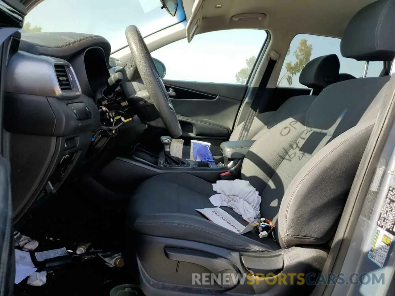 7 Photograph of a damaged car 5XYPG4A56LG617820 KIA SORENTO 2020