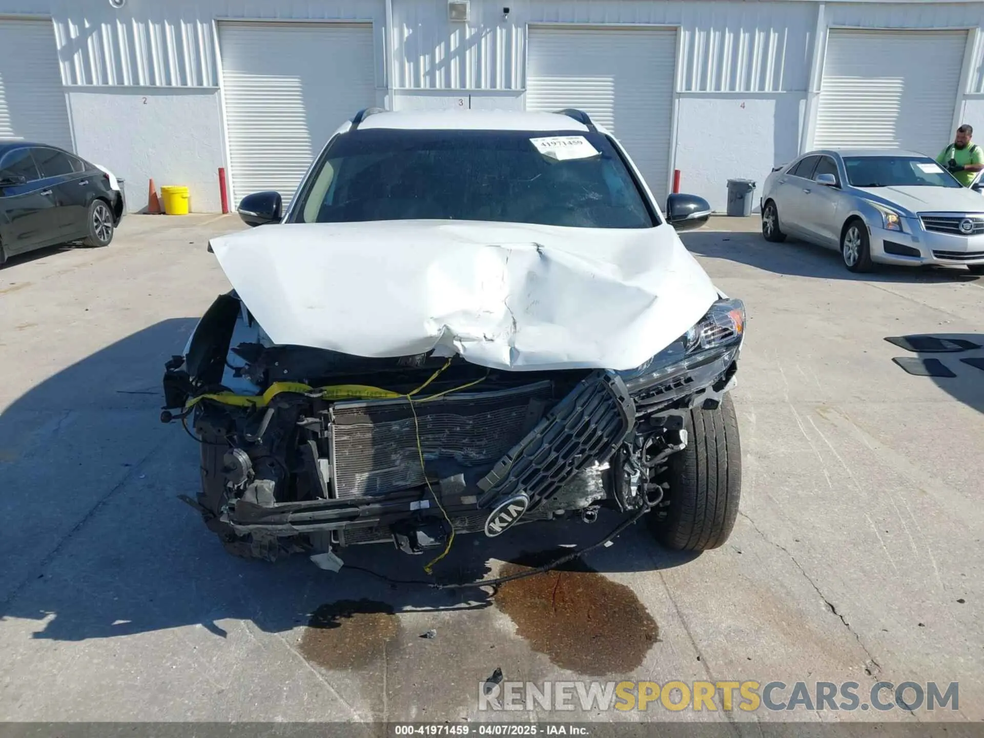 13 Photograph of a damaged car 5XYPG4A56LG655600 KIA SORENTO 2020