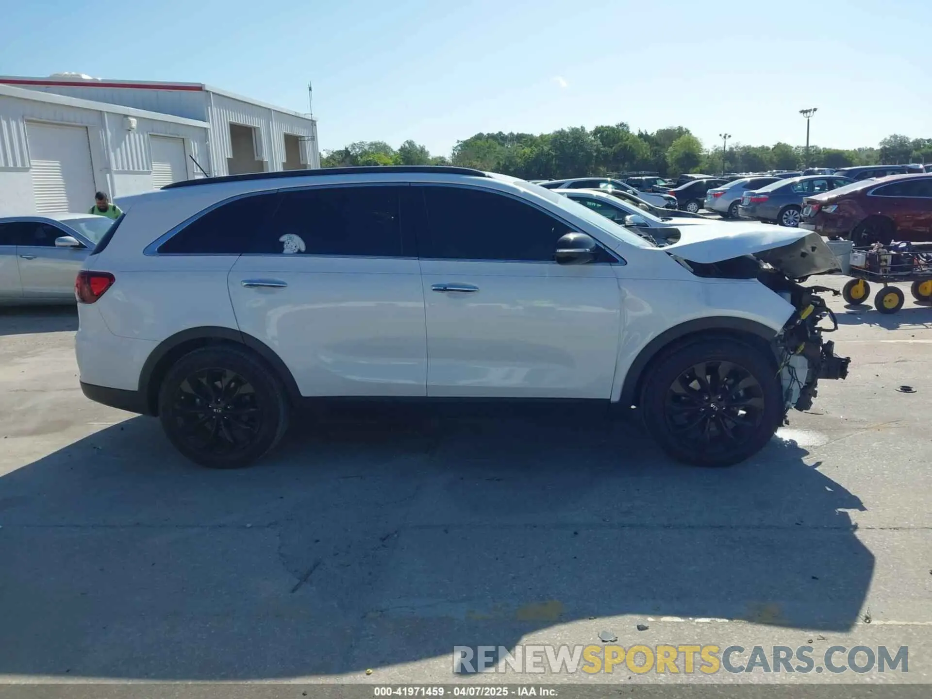 14 Photograph of a damaged car 5XYPG4A56LG655600 KIA SORENTO 2020
