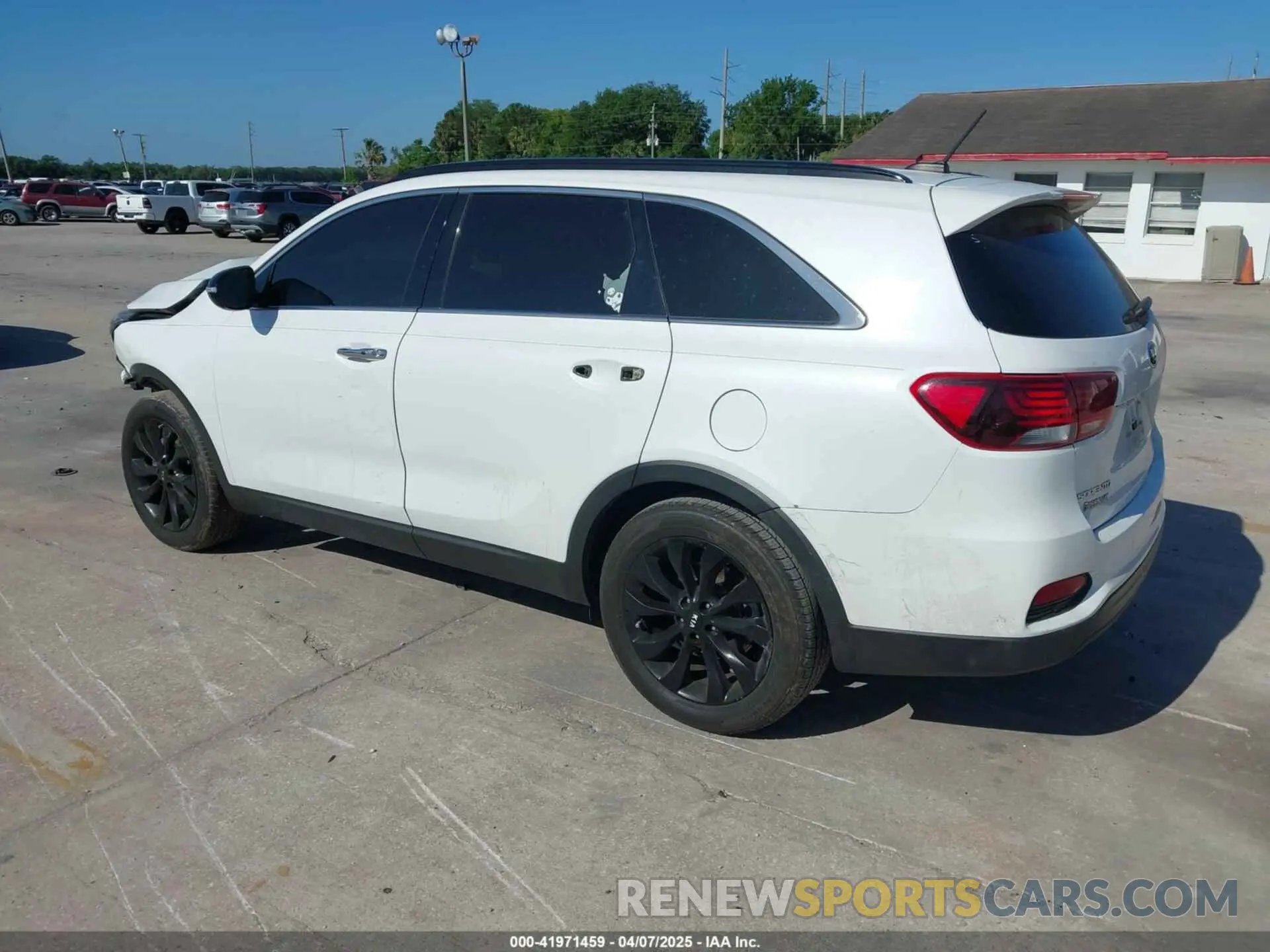 3 Photograph of a damaged car 5XYPG4A56LG655600 KIA SORENTO 2020