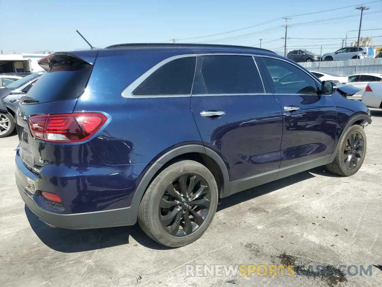 3 Photograph of a damaged car 5XYPG4A56LG690993 KIA SORENTO 2020