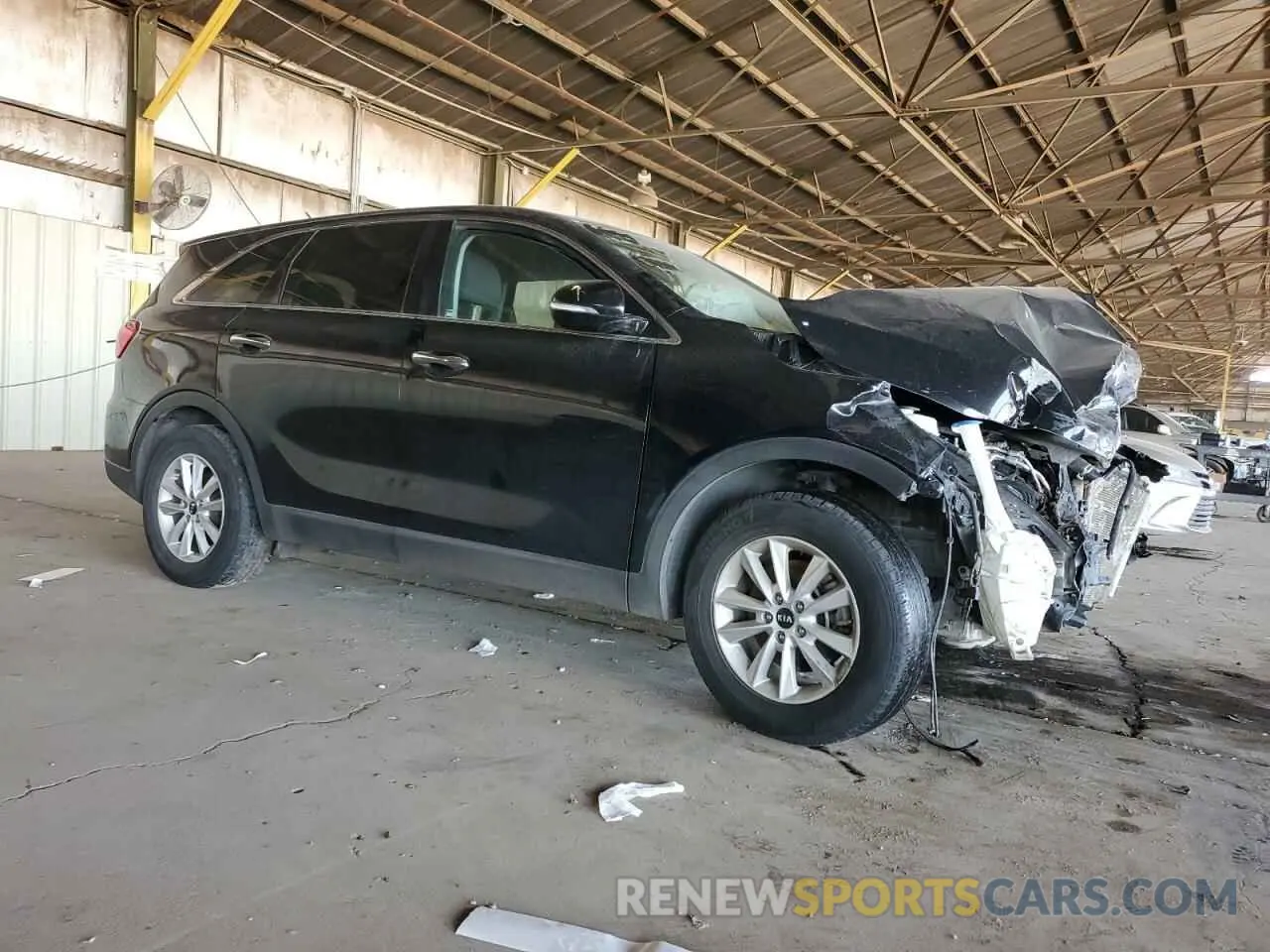 4 Photograph of a damaged car 5XYPG4A57LG615123 KIA SORENTO 2020