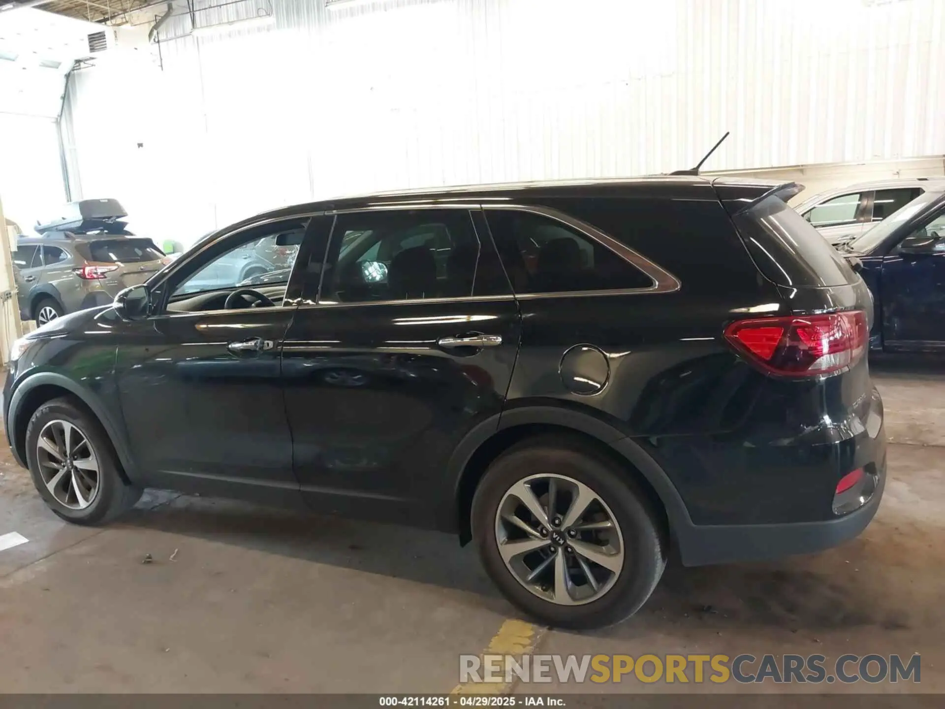 13 Photograph of a damaged car 5XYPG4A57LG620659 KIA SORENTO 2020
