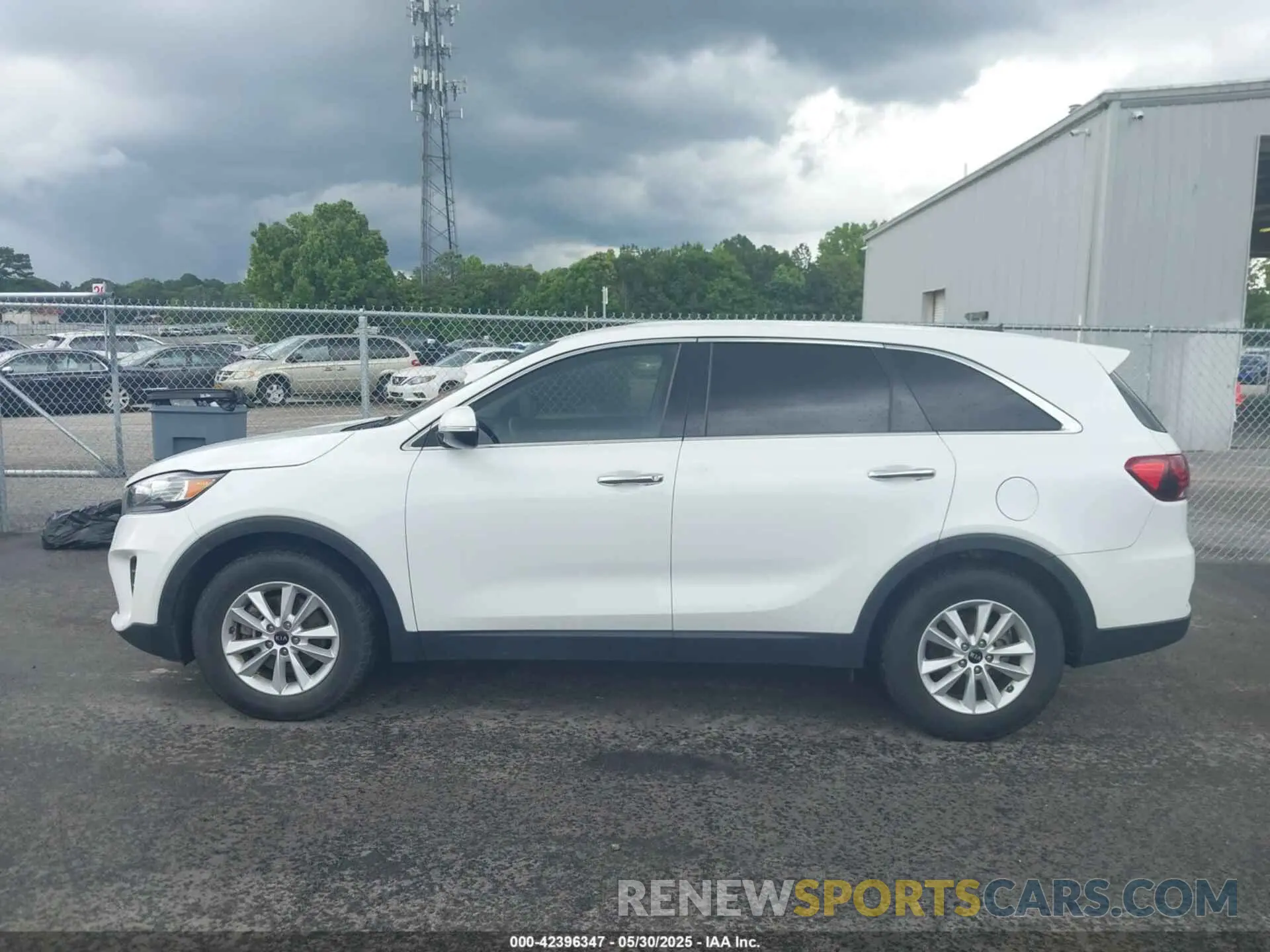 14 Photograph of a damaged car 5XYPG4A57LG622816 KIA SORENTO 2020