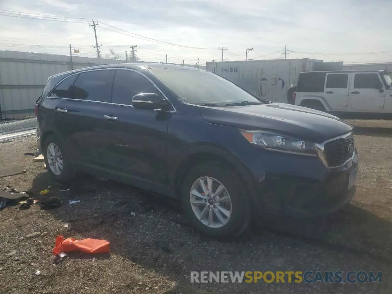 4 Photograph of a damaged car 5XYPG4A57LG625005 KIA SORENTO 2020