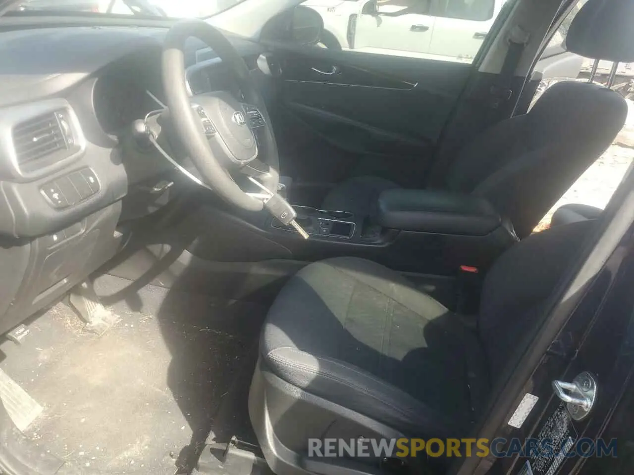 7 Photograph of a damaged car 5XYPG4A57LG625005 KIA SORENTO 2020