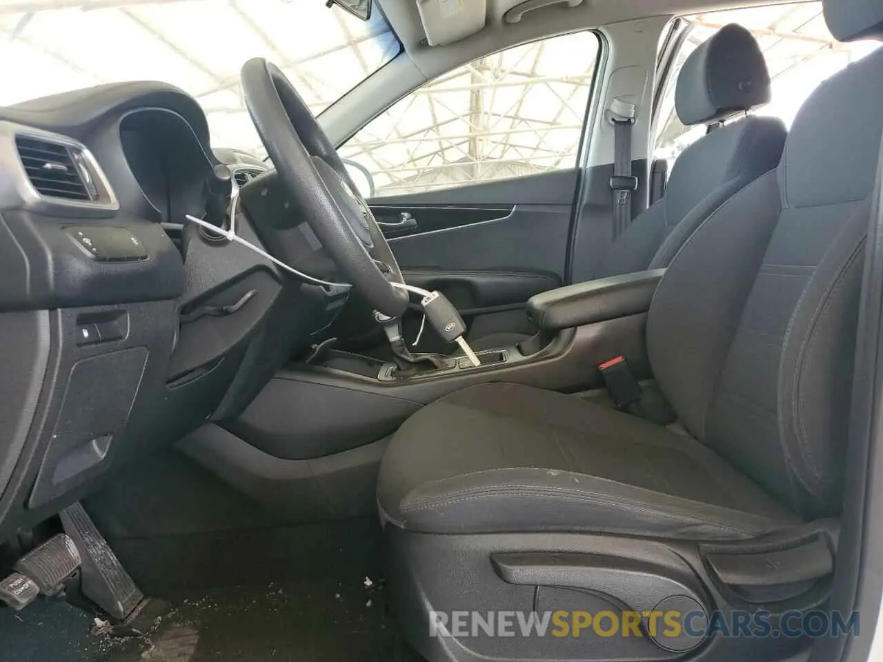 7 Photograph of a damaged car 5XYPG4A57LG668484 KIA SORENTO 2020