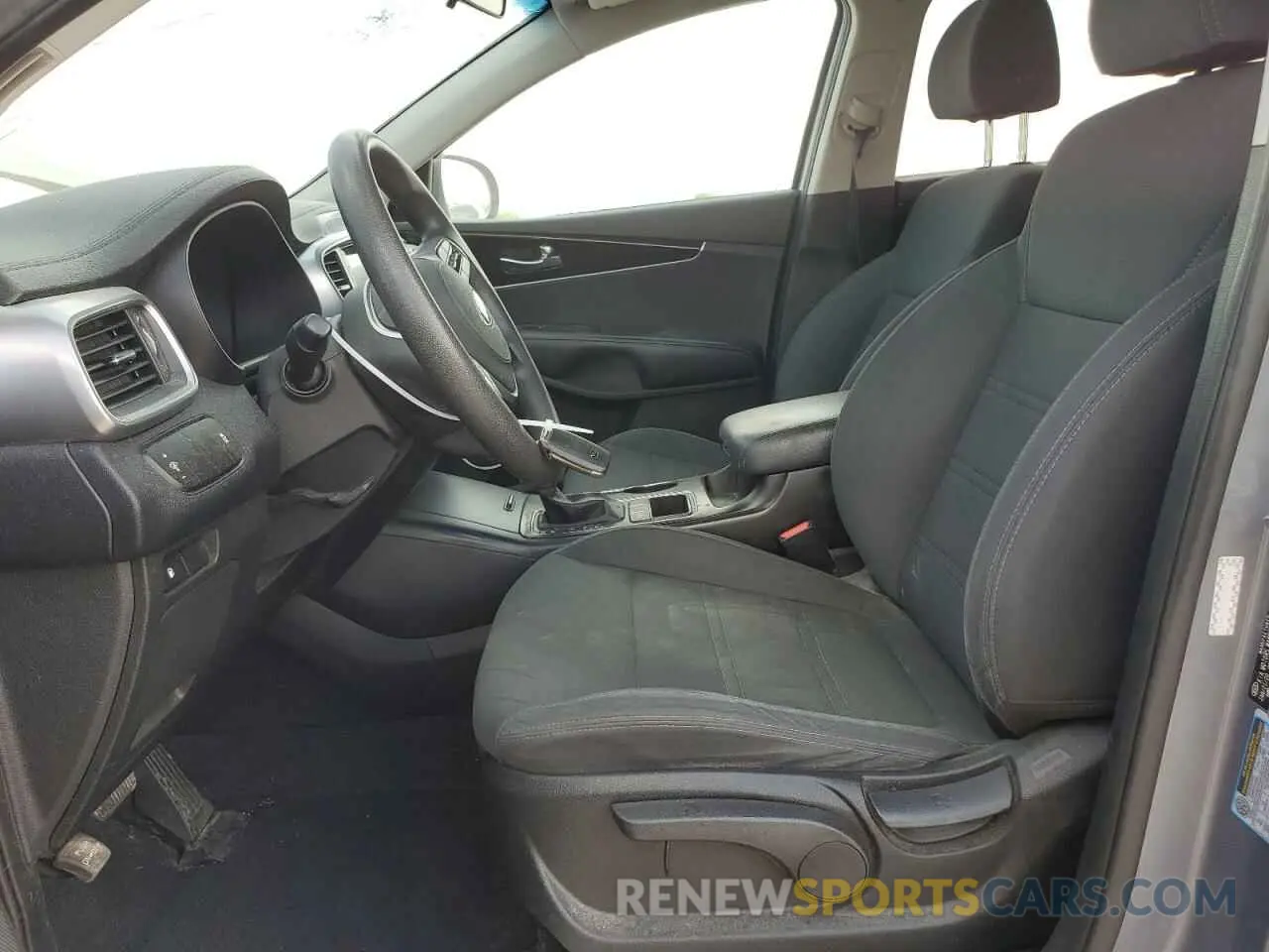 7 Photograph of a damaged car 5XYPG4A57LG670056 KIA SORENTO 2020