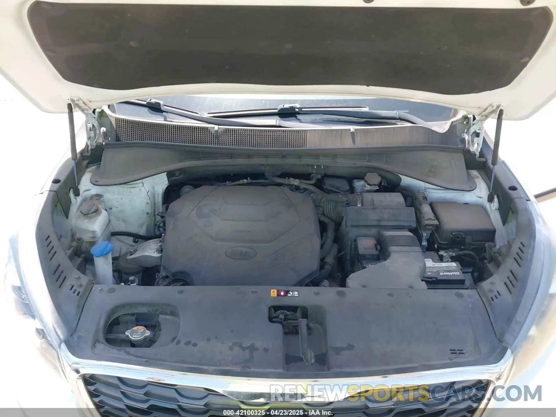 10 Photograph of a damaged car 5XYPG4A57LG672955 KIA SORENTO 2020