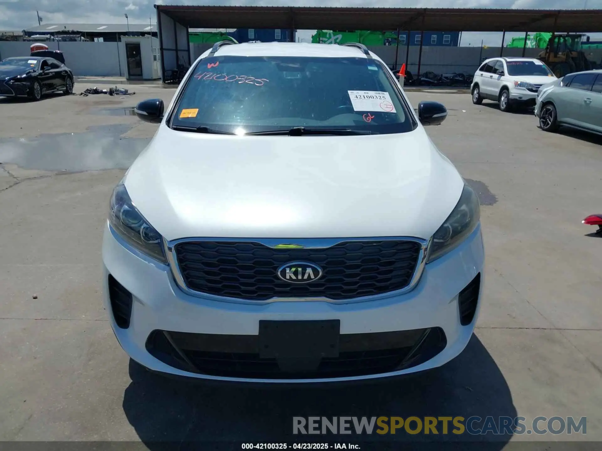 13 Photograph of a damaged car 5XYPG4A57LG672955 KIA SORENTO 2020