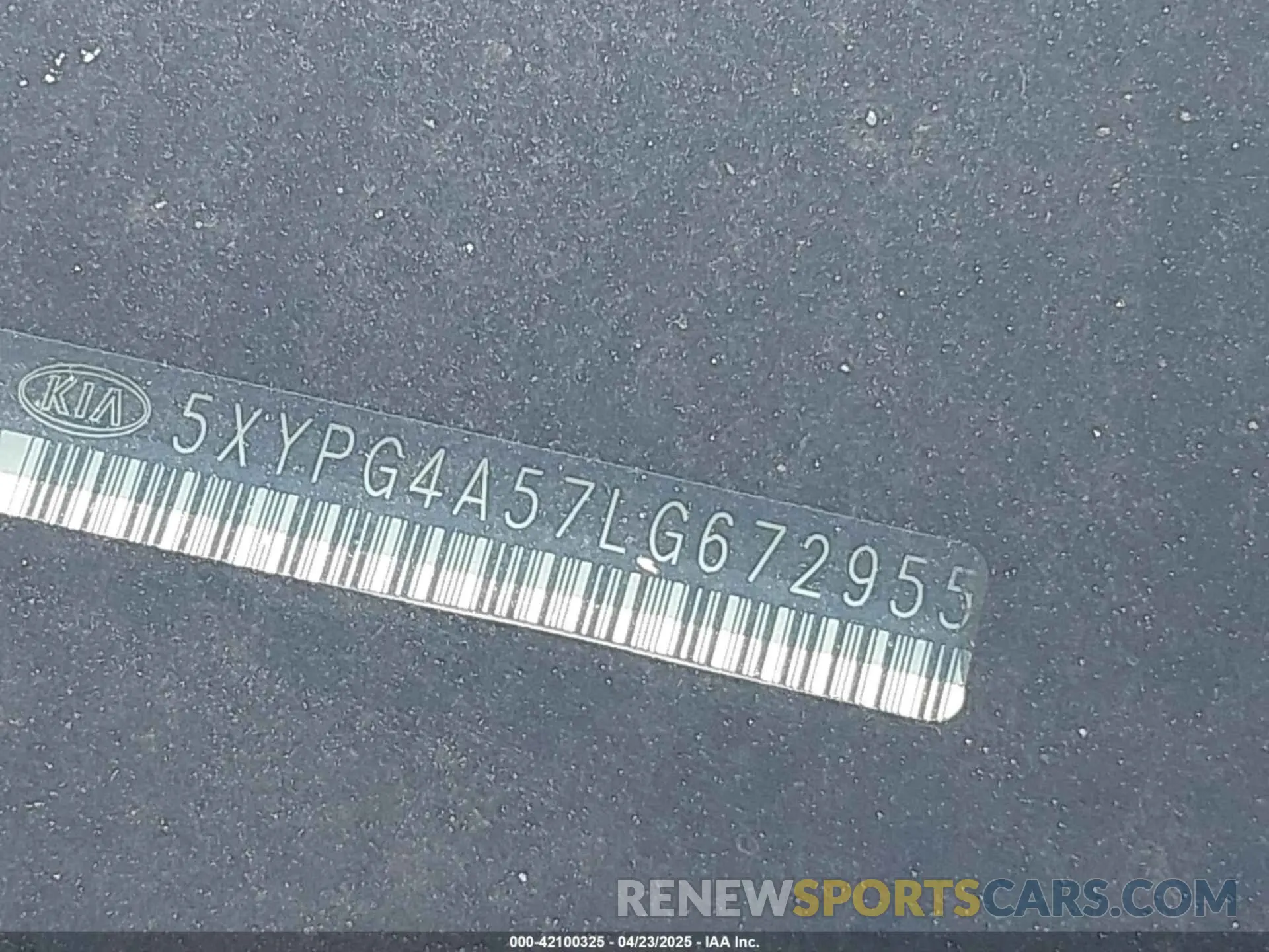18 Photograph of a damaged car 5XYPG4A57LG672955 KIA SORENTO 2020