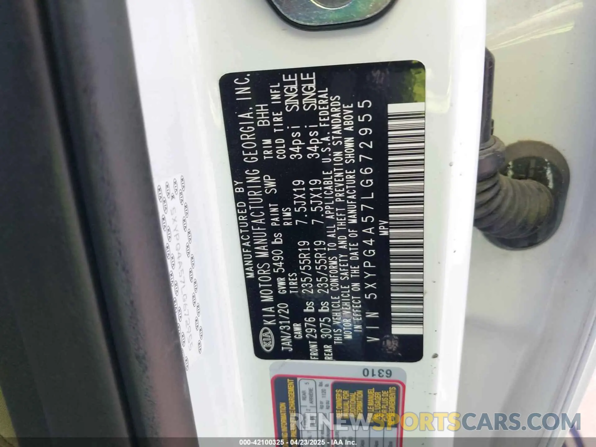 9 Photograph of a damaged car 5XYPG4A57LG672955 KIA SORENTO 2020
