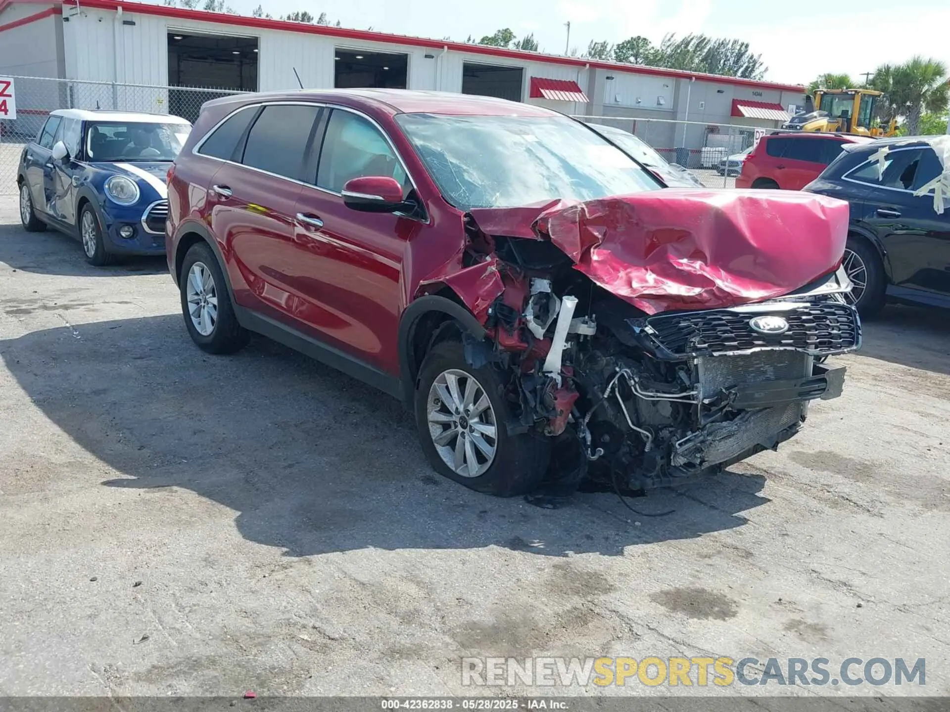 1 Photograph of a damaged car 5XYPG4A58LG625918 KIA SORENTO 2020