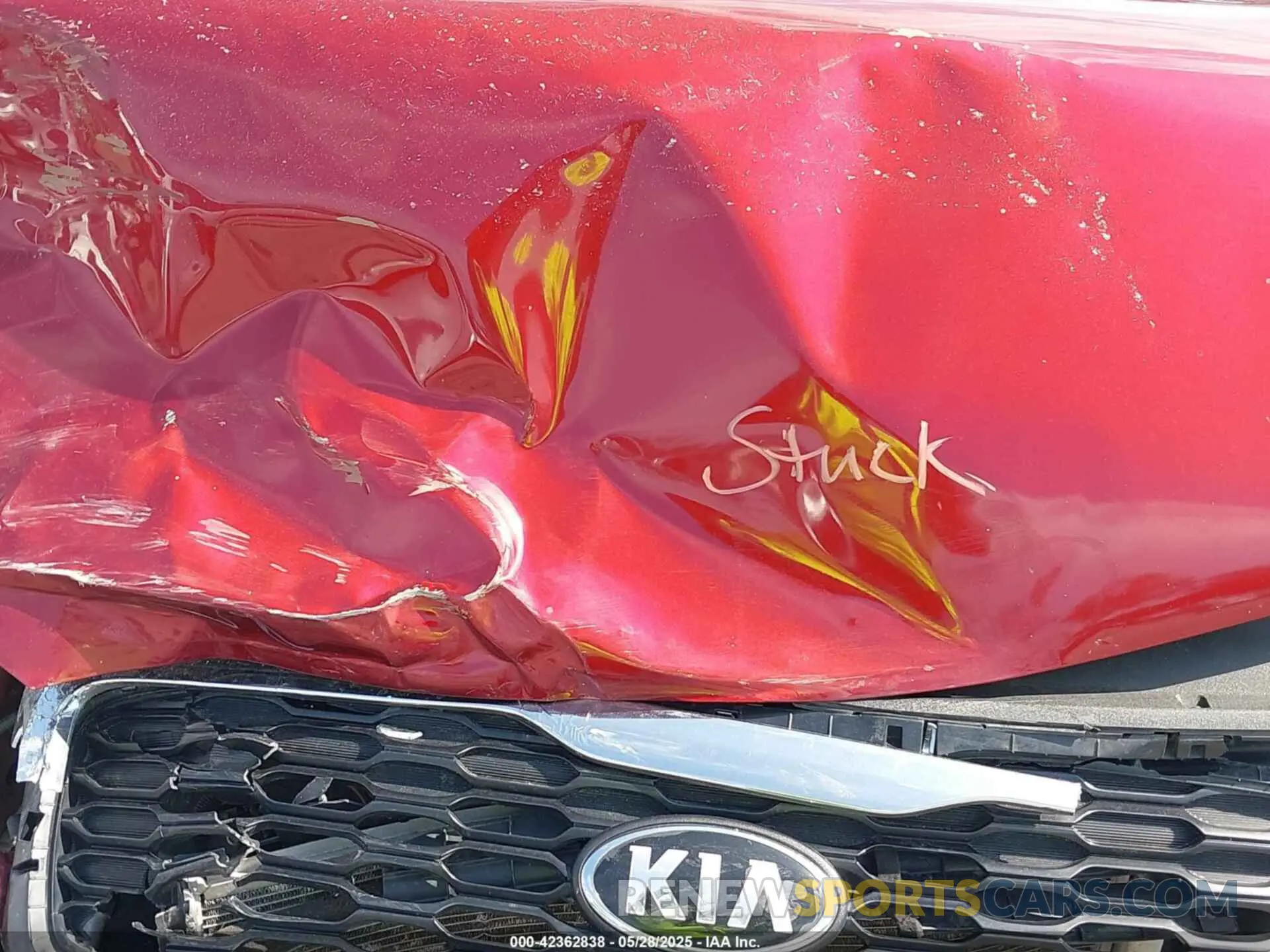 10 Photograph of a damaged car 5XYPG4A58LG625918 KIA SORENTO 2020