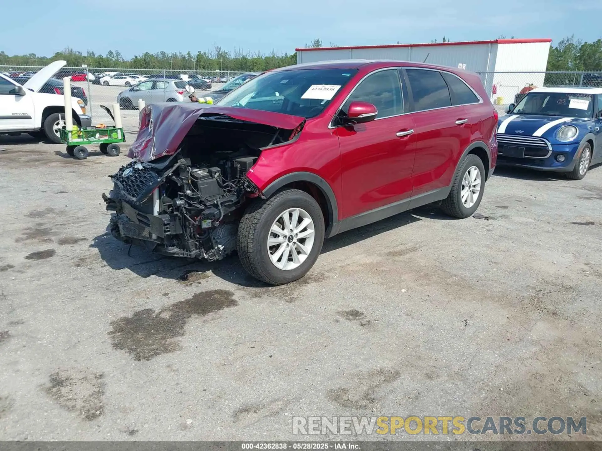 2 Photograph of a damaged car 5XYPG4A58LG625918 KIA SORENTO 2020