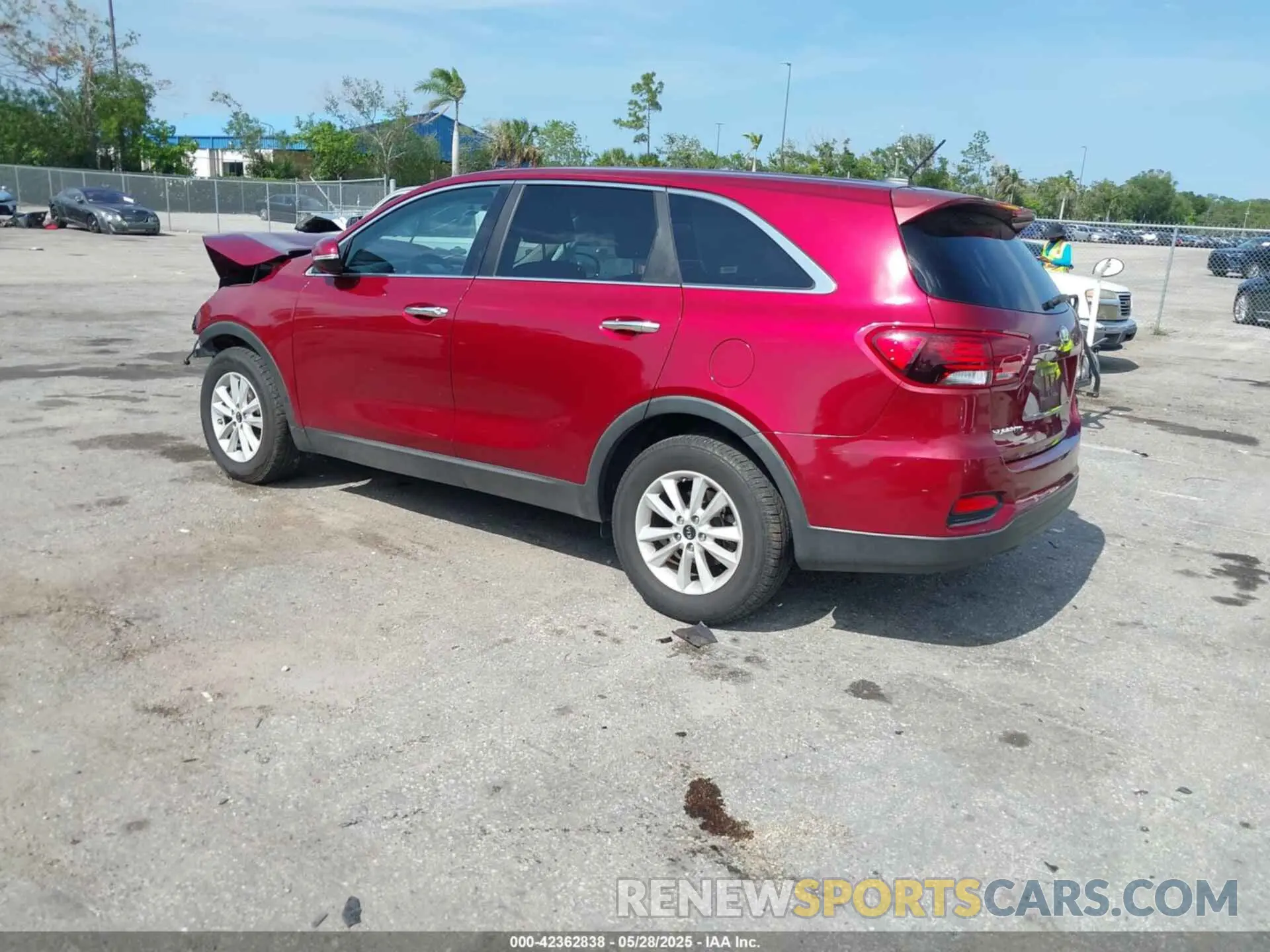 3 Photograph of a damaged car 5XYPG4A58LG625918 KIA SORENTO 2020