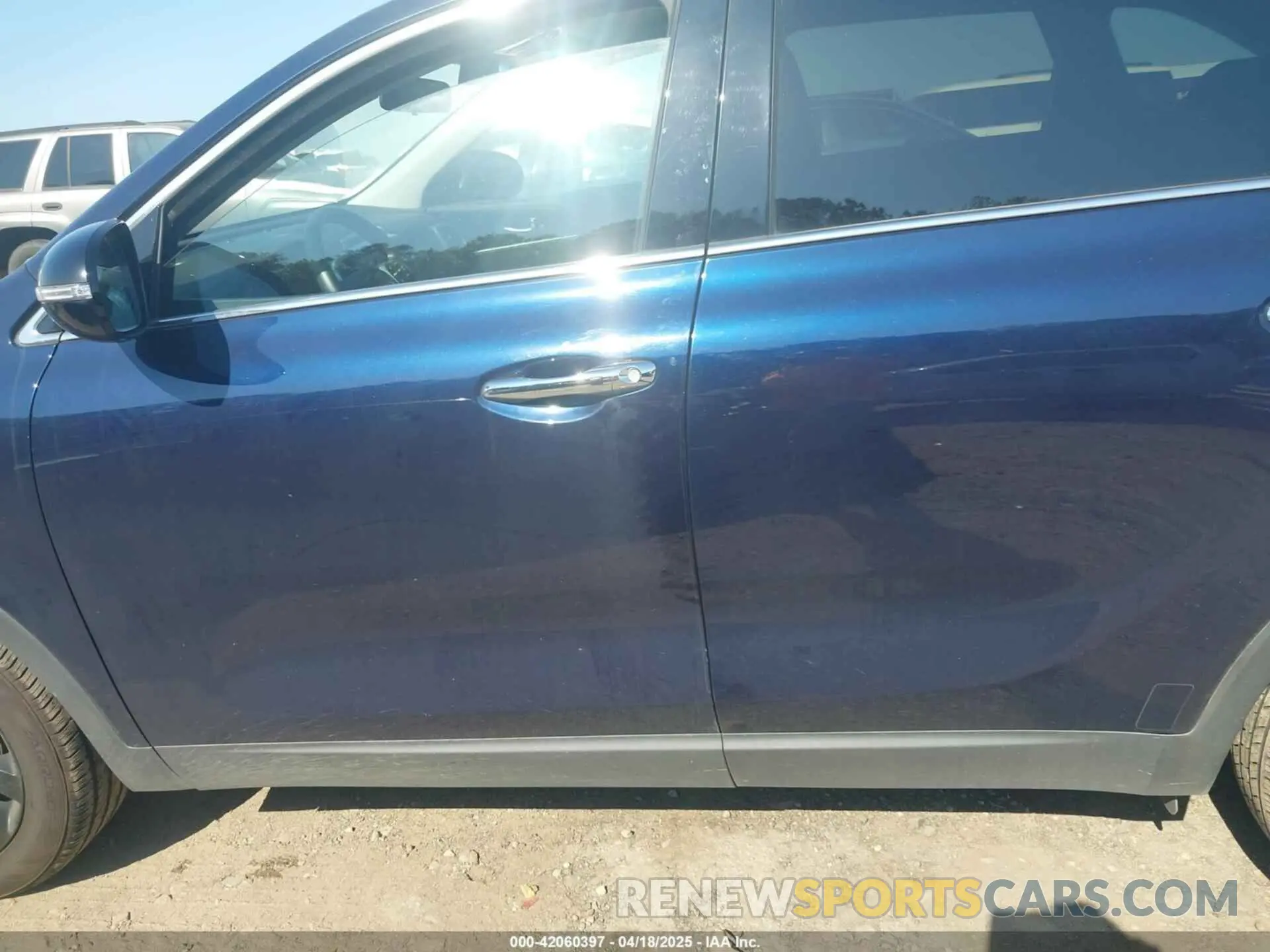 14 Photograph of a damaged car 5XYPG4A58LG695161 KIA SORENTO 2020