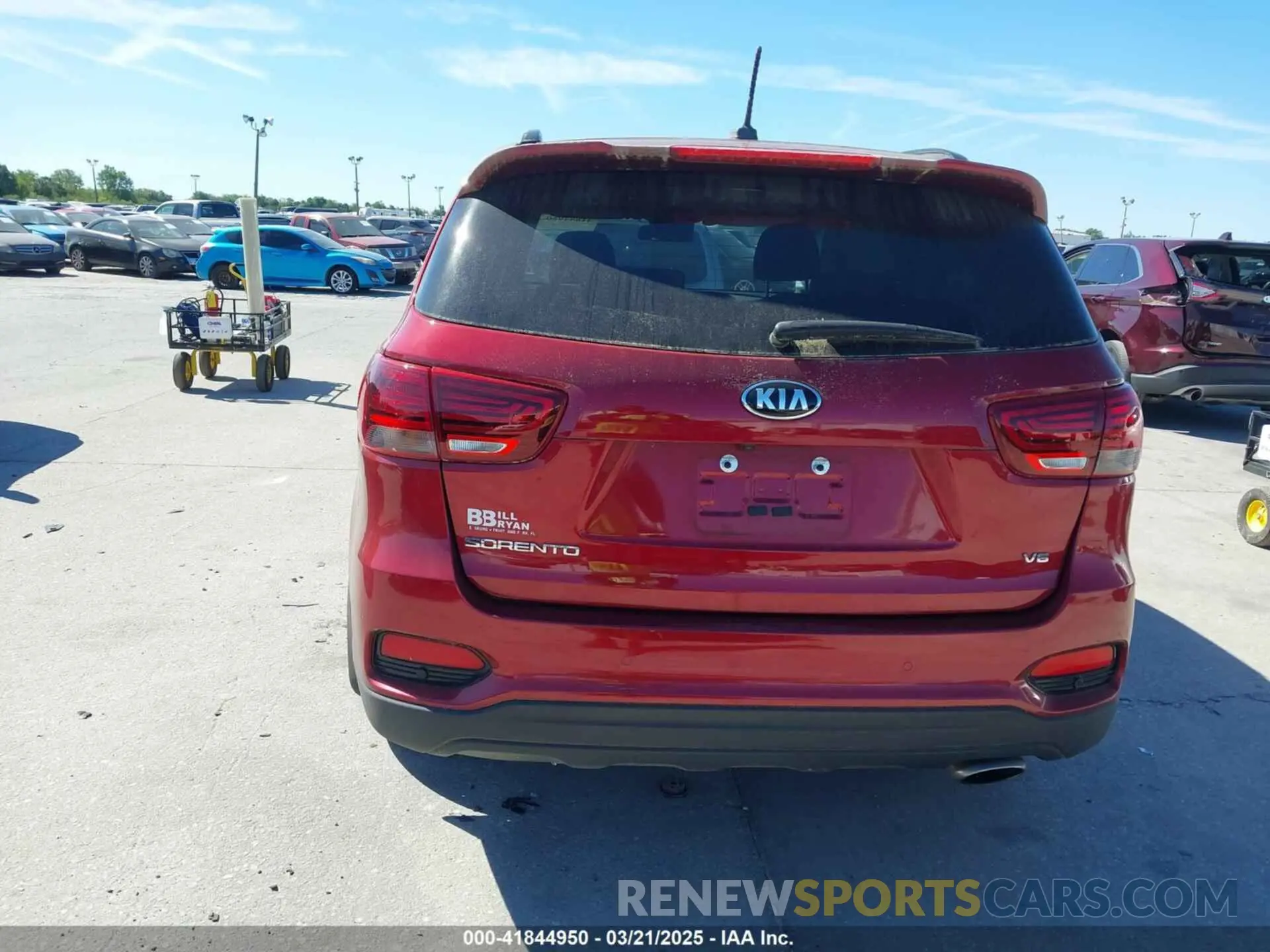 16 Photograph of a damaged car 5XYPG4A58LG710791 KIA SORENTO 2020