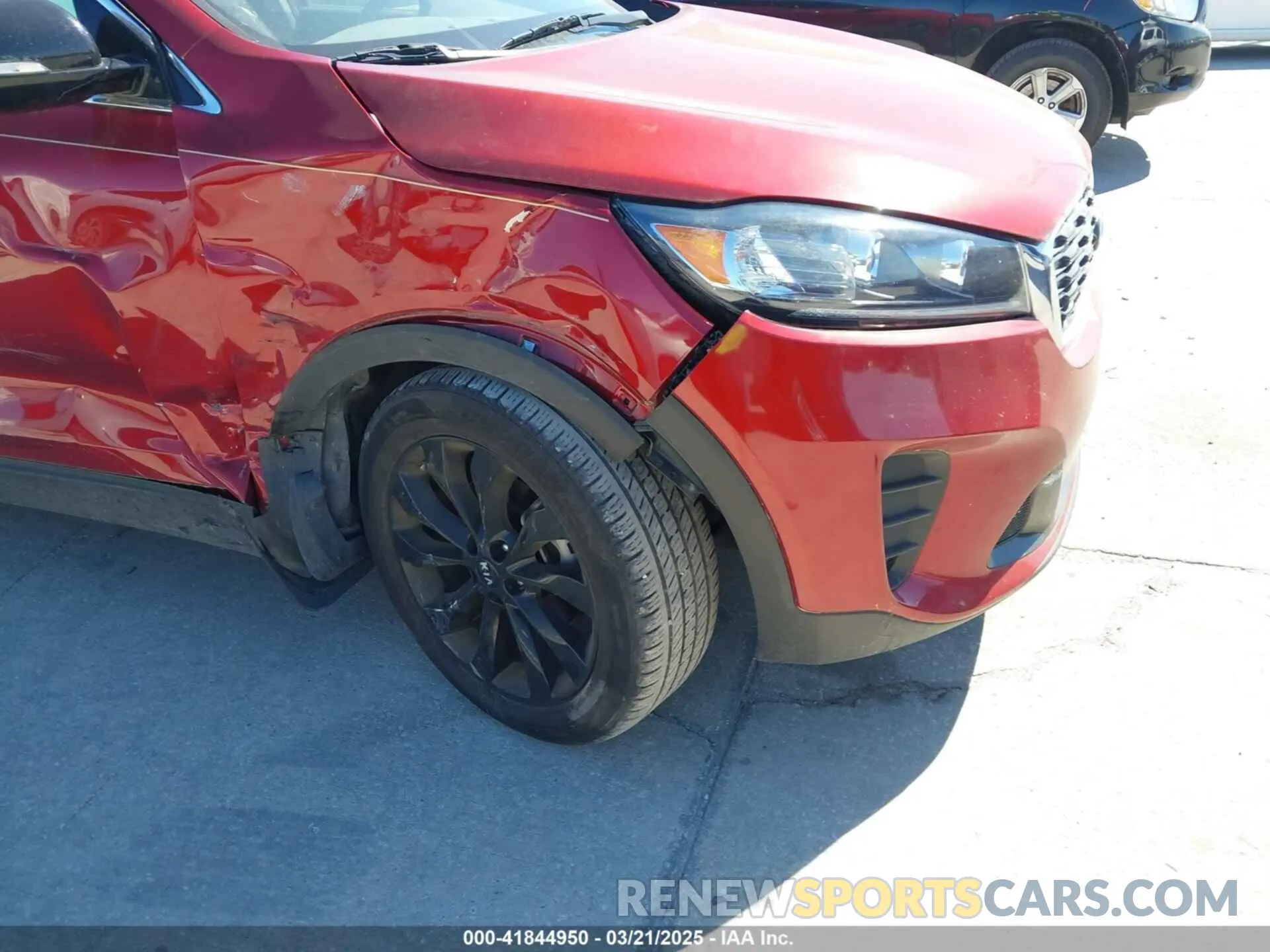 6 Photograph of a damaged car 5XYPG4A58LG710791 KIA SORENTO 2020