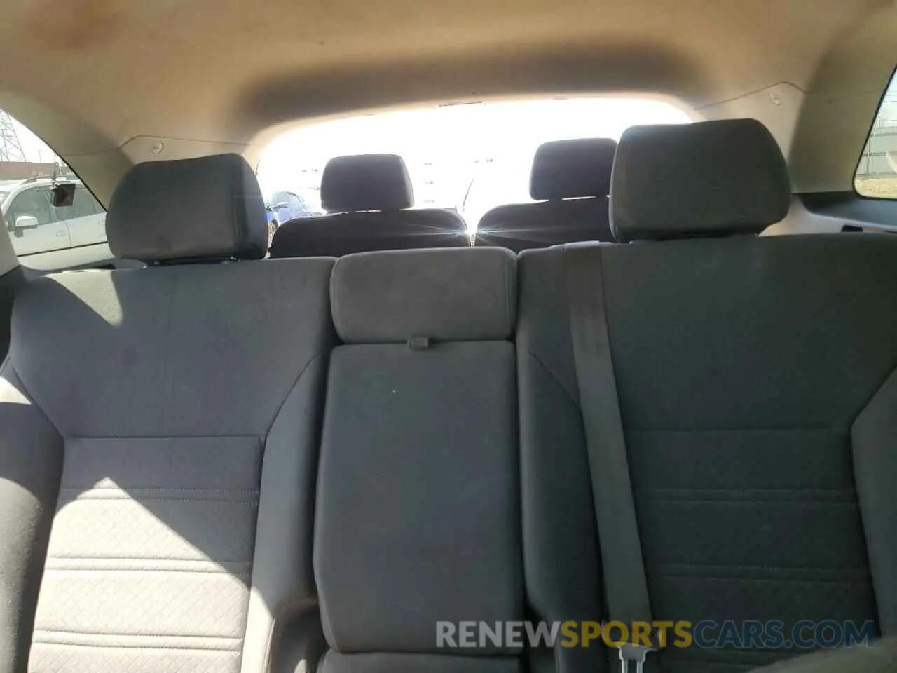 10 Photograph of a damaged car 5XYPG4A59LG607797 KIA SORENTO 2020