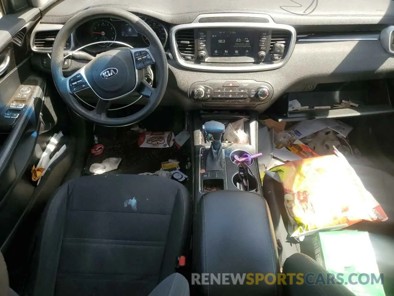 8 Photograph of a damaged car 5XYPG4A59LG607797 KIA SORENTO 2020