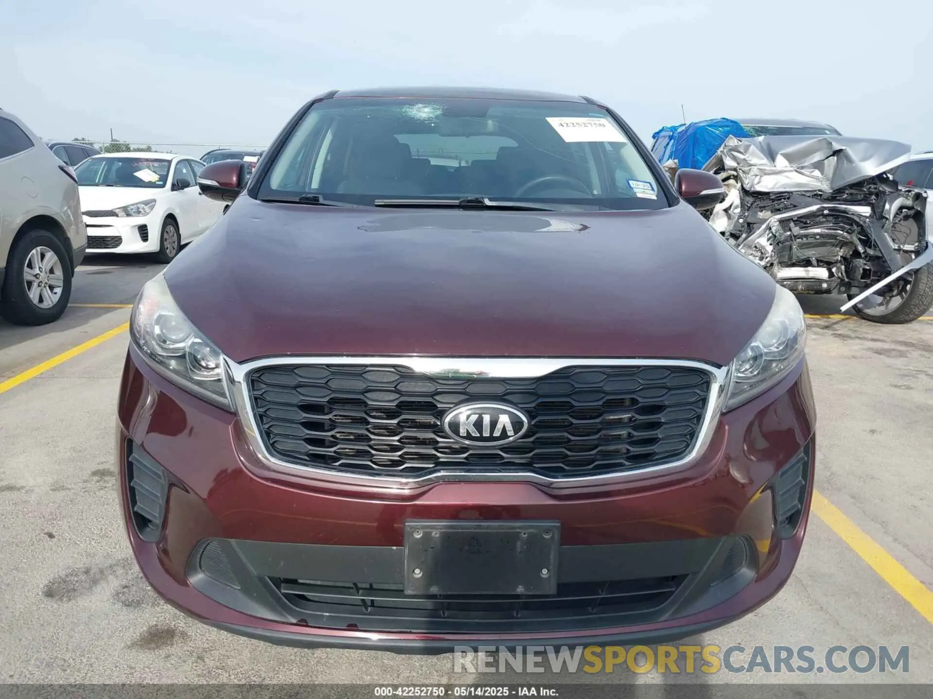 12 Photograph of a damaged car 5XYPG4A59LG621439 KIA SORENTO 2020