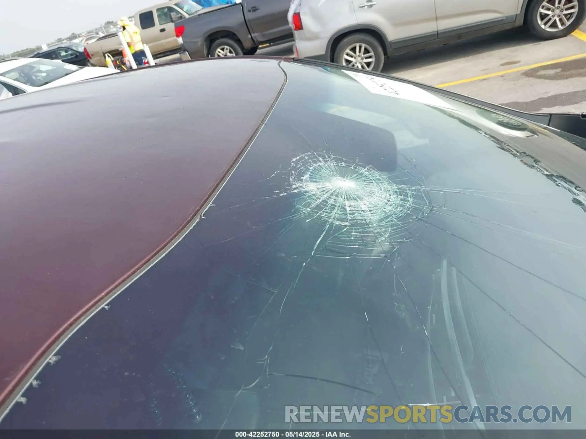 17 Photograph of a damaged car 5XYPG4A59LG621439 KIA SORENTO 2020
